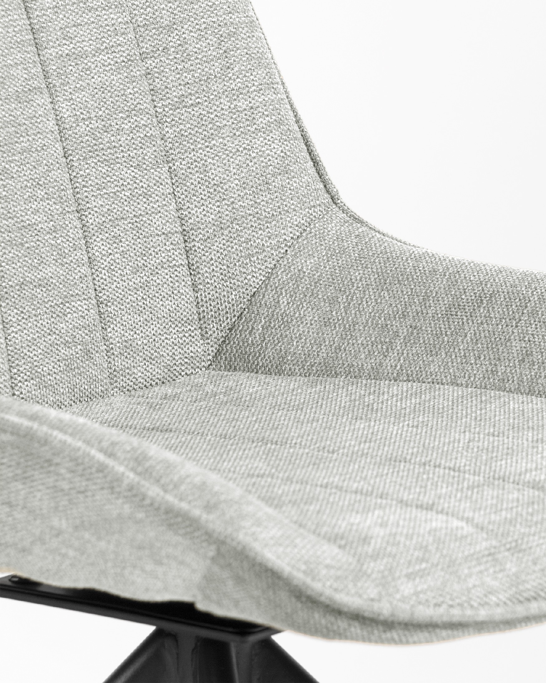 Silla Bursa giratoria 180º con función return, tapizado gris y patas metálicas negras