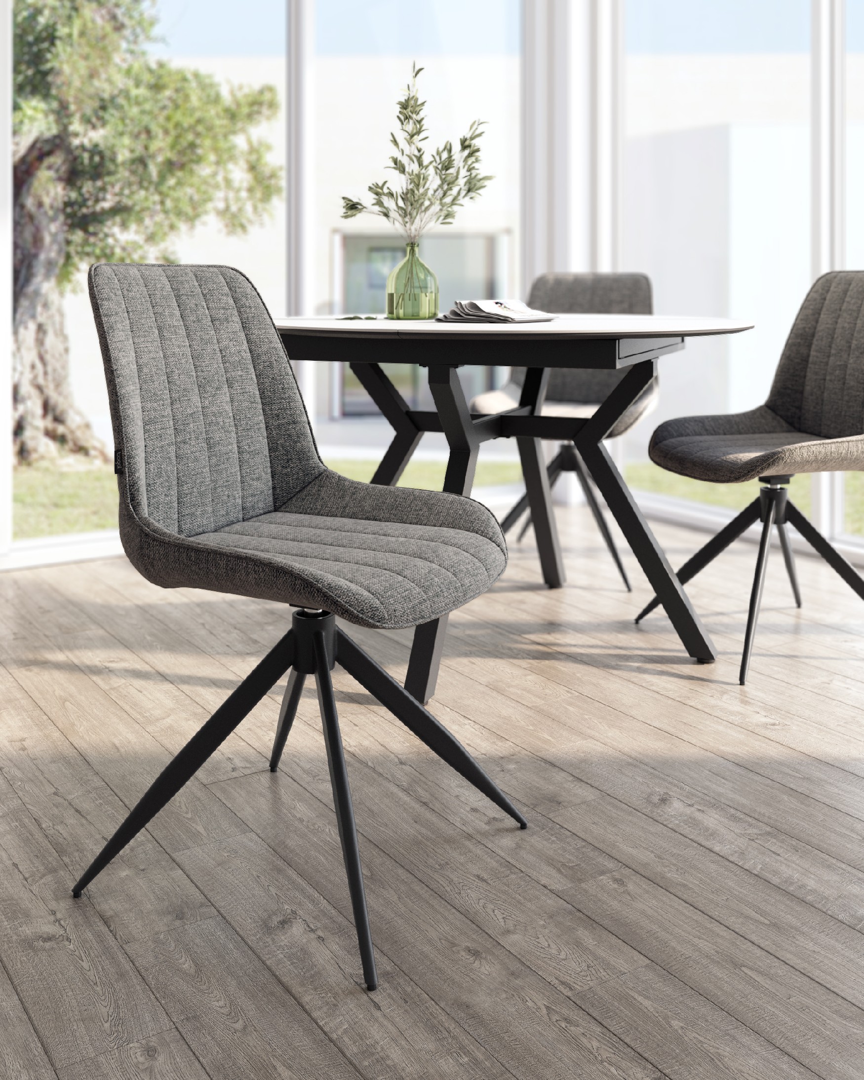 Chaise Bursa pivotante à 180º avec fonction de retour, rembourrage gris clair et pieds métalliques noirs