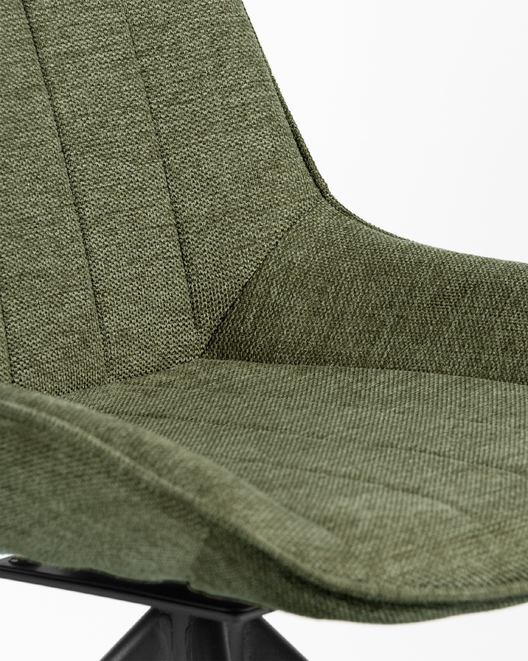 Silla Bursa giratoria 180º con función return, tapizado verde y patas metálicas negras