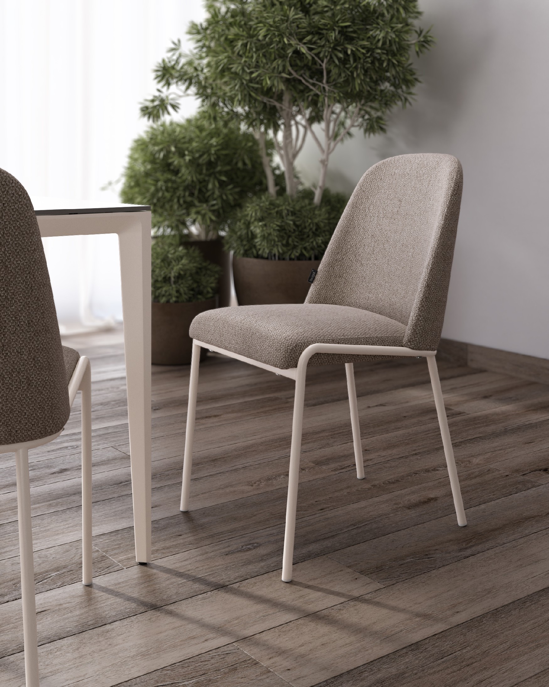 Chaise Calgary avec un revêtement marron et des pieds en métal ivoire