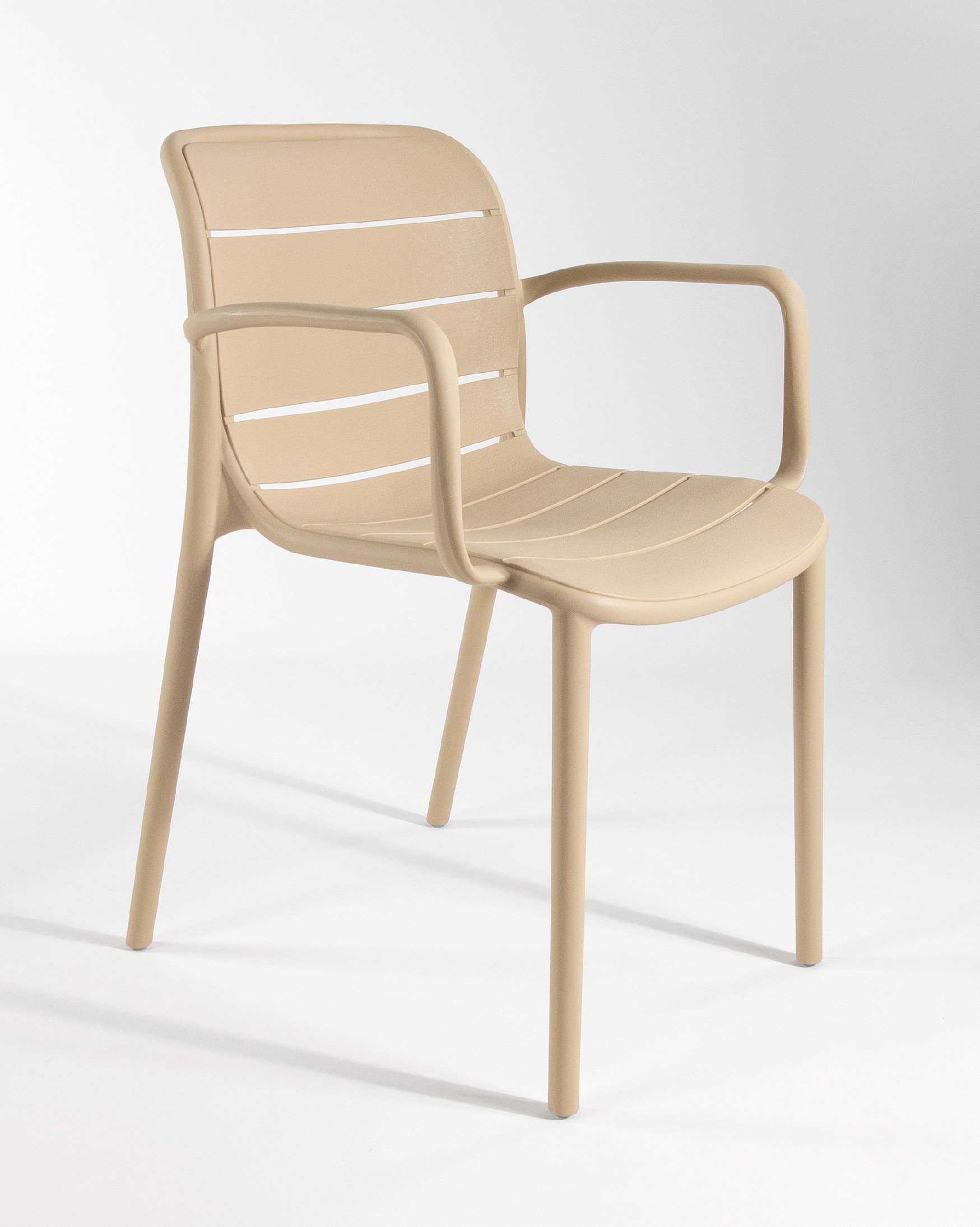 Cancún chair in sand-coloured polypropylene
