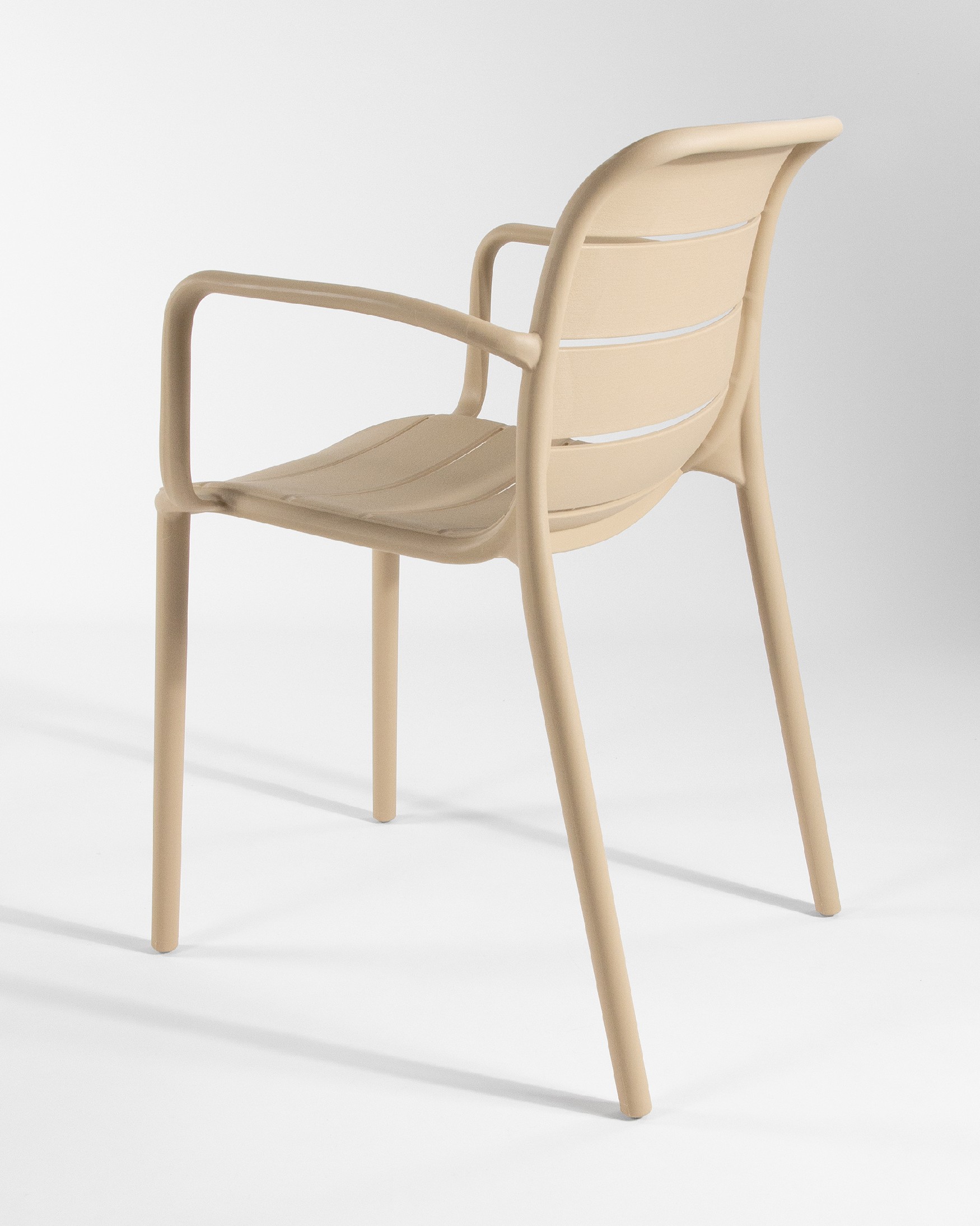 Cancún chair in sand-coloured polypropylene