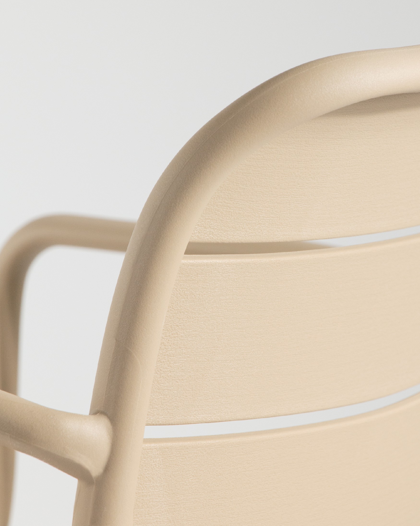 Cancún chair in sand-coloured polypropylene