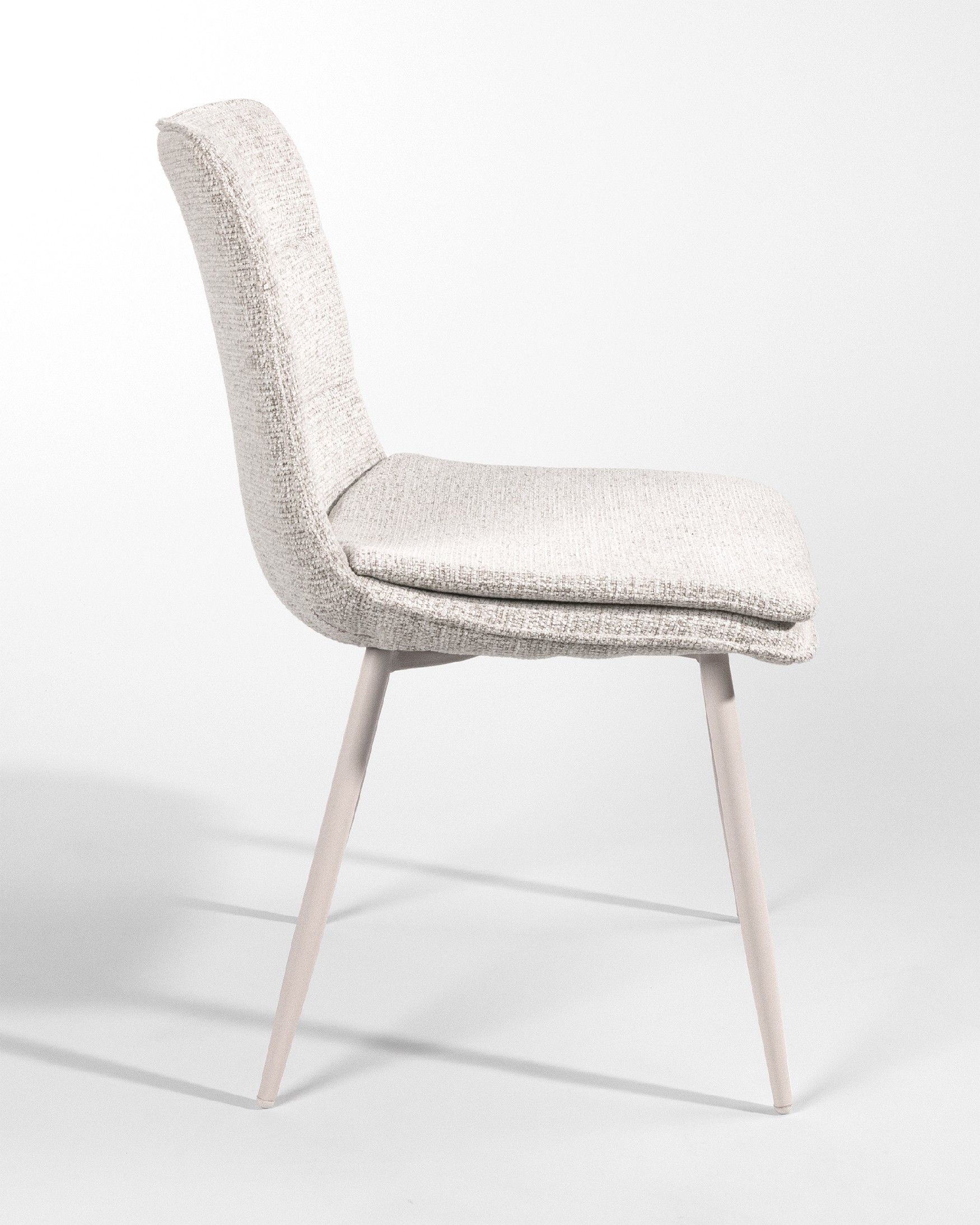 Cascais chair with mother-of-pearl upholstery and ivory metal legs
