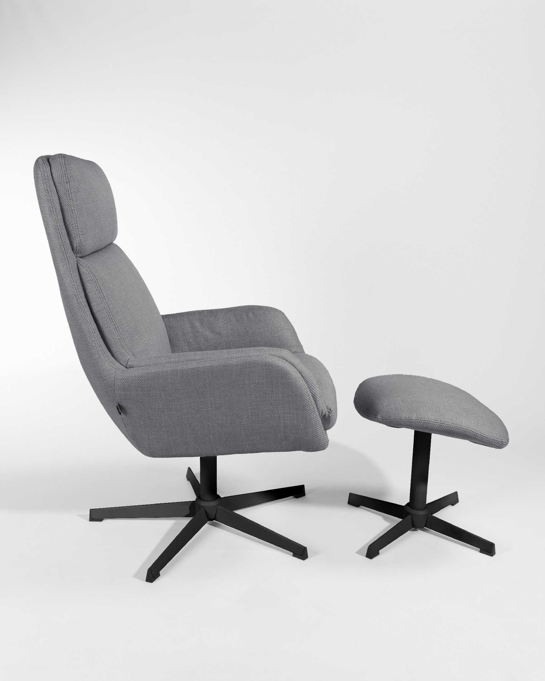 Swivel armchair Citrea with black structure and gray upholstery