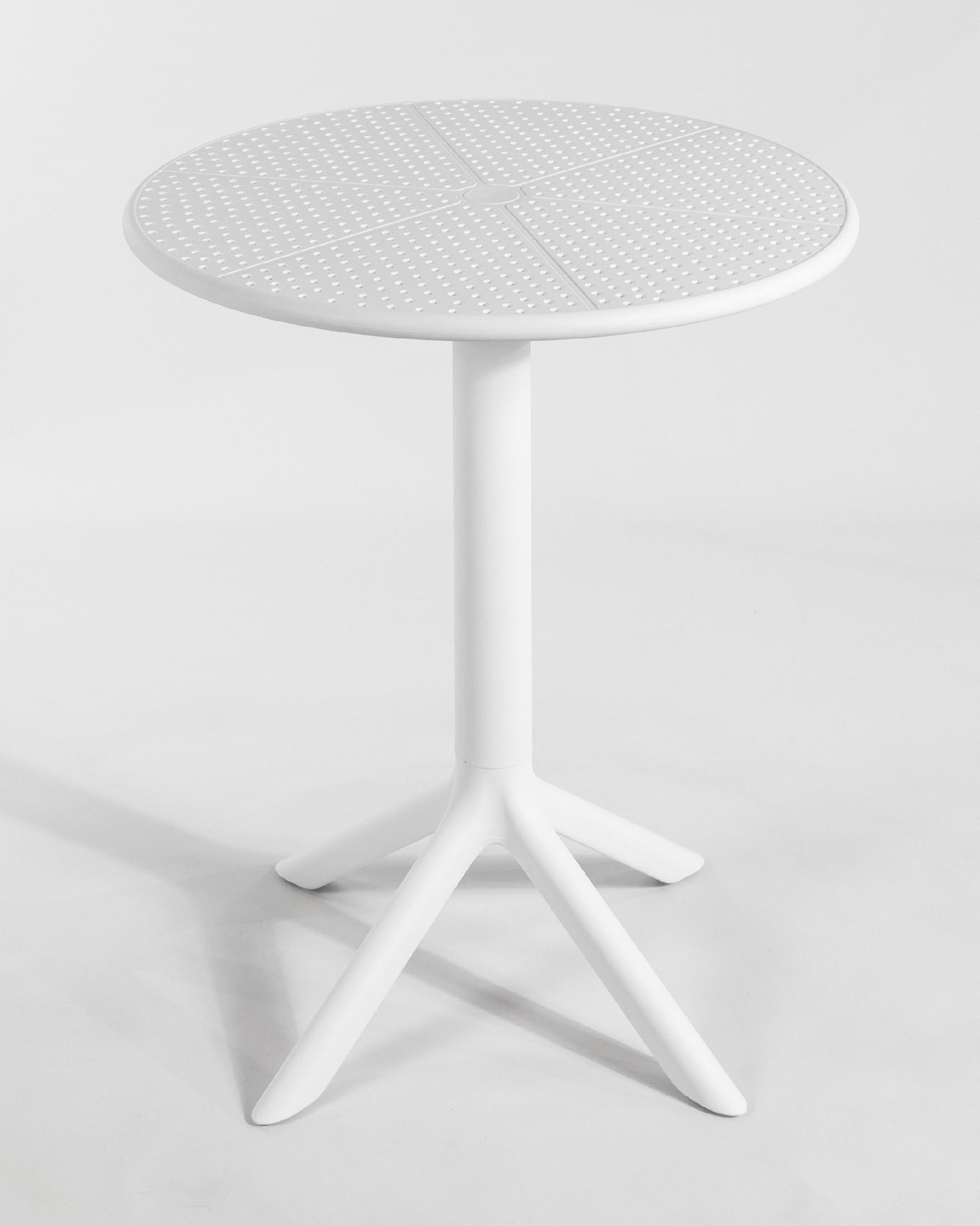 Round outdoor Cocoa table made of white polypropylene Ø 60 cm