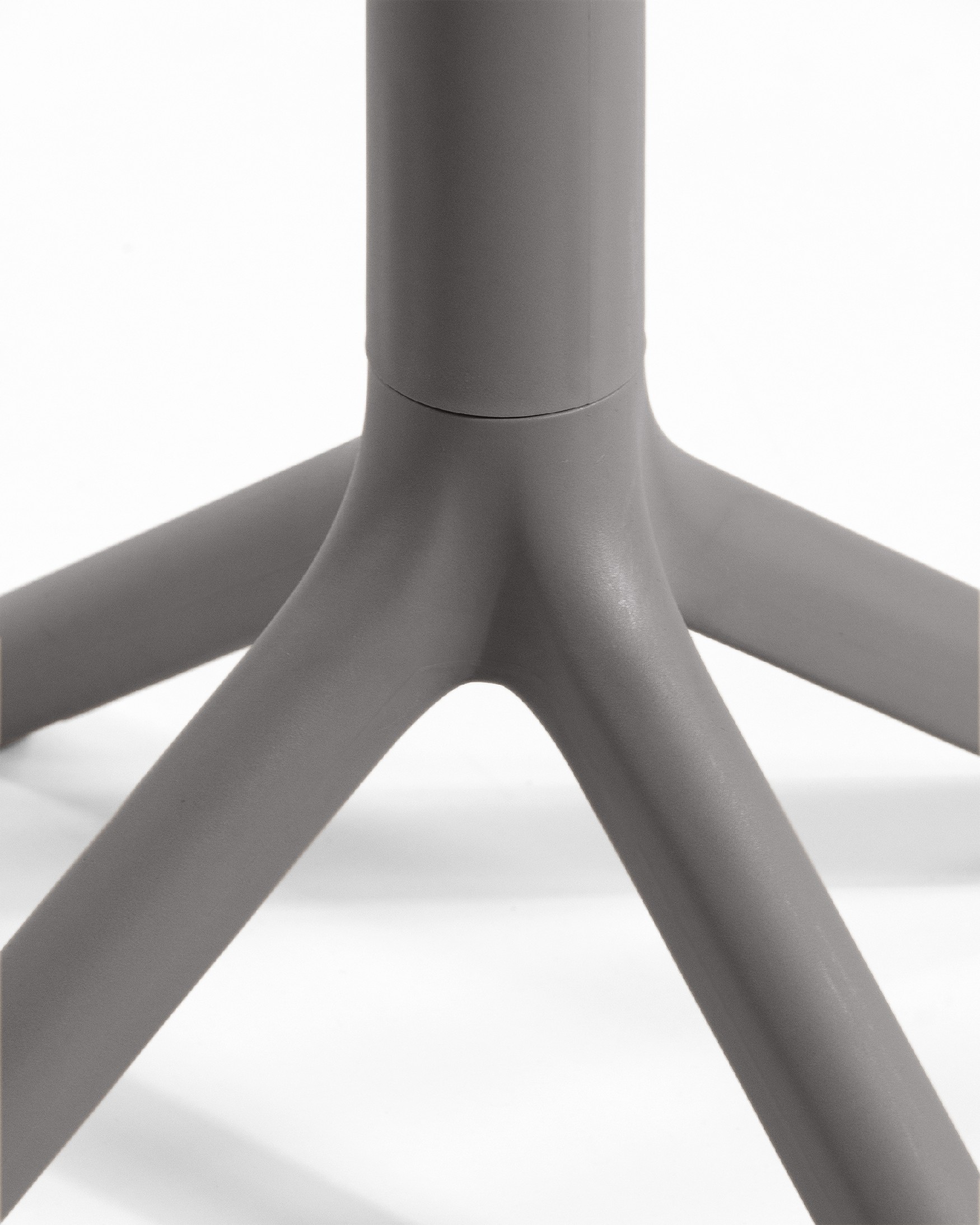 Table ronde extérieure en polypropylène graphite Cocoa Ø 60 cm