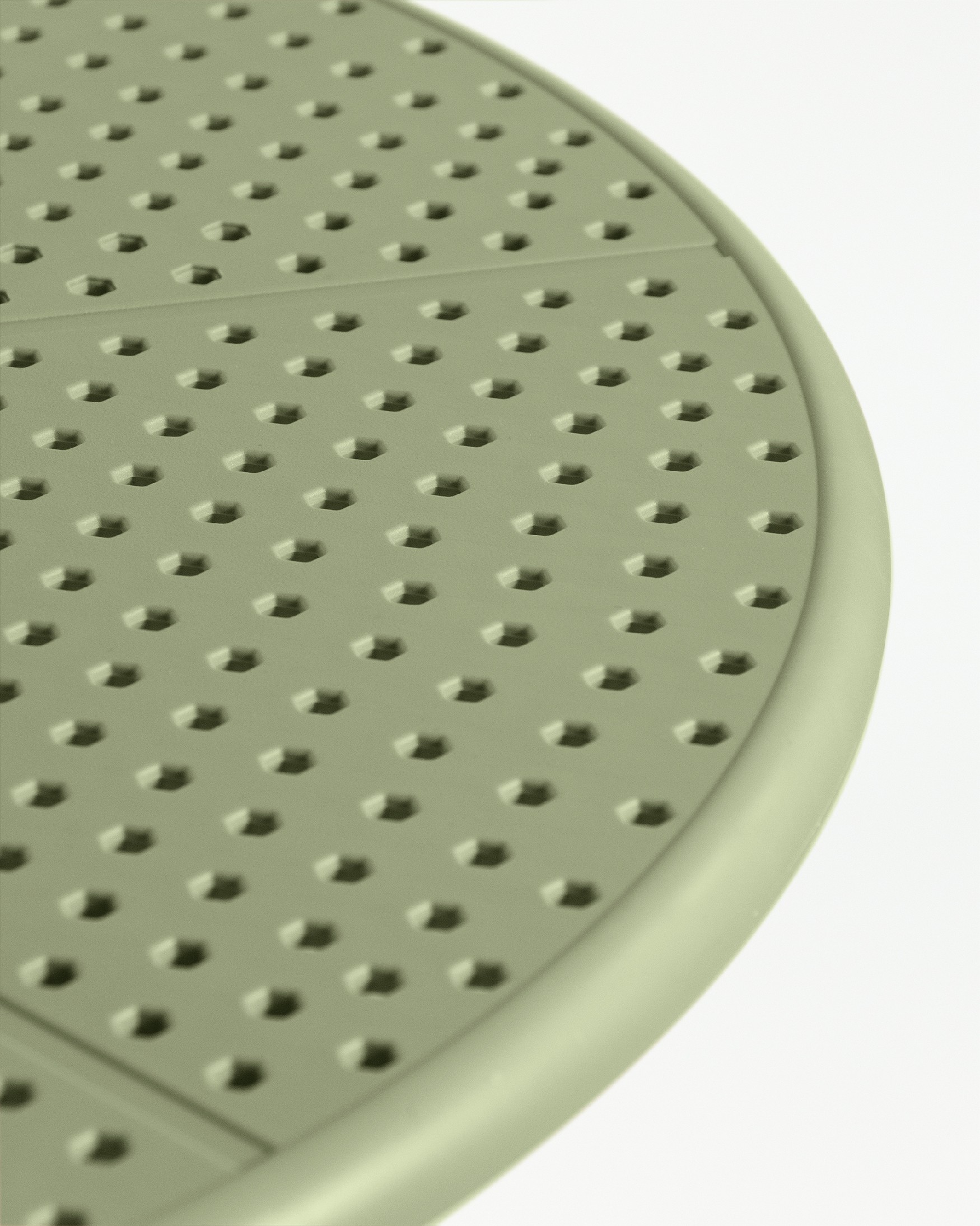 Round outdoor Cocoa table made of green chalk polypropylene Ø 60 cm
