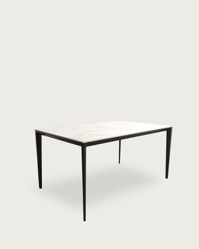 Sobre Carrara - Estructura metal negra