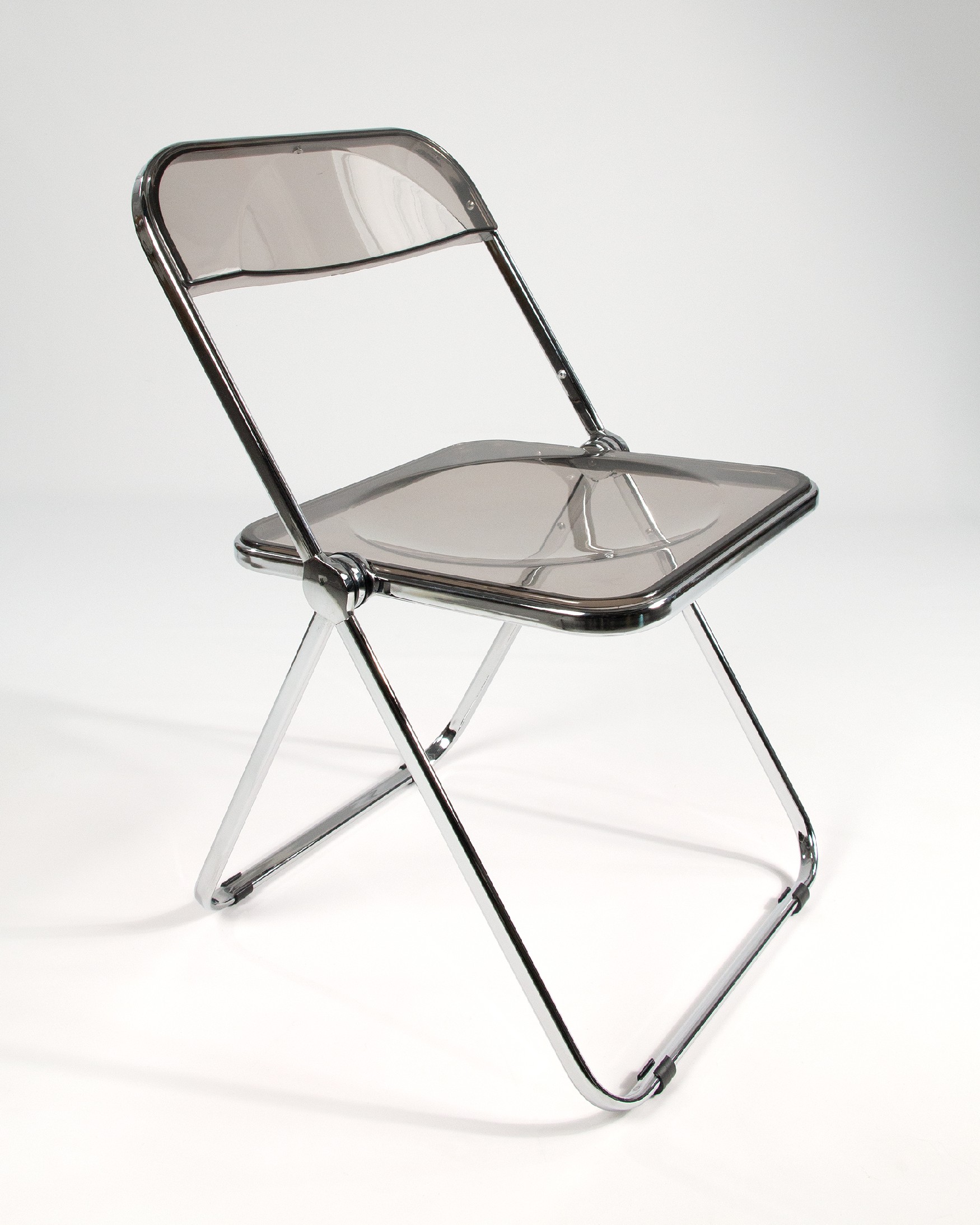 Cuzco folding chair made of metal and smoke resin