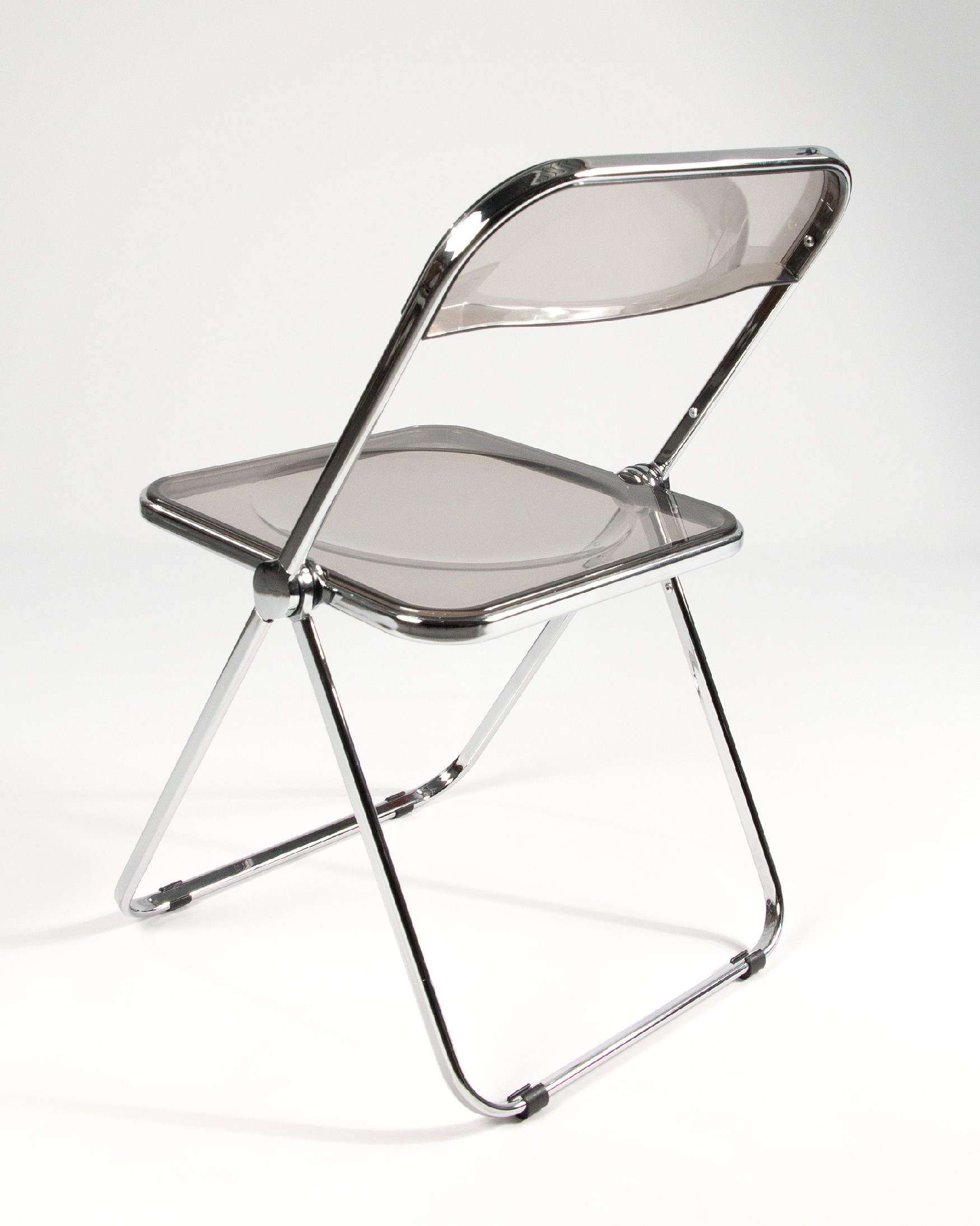 Cuzco folding chair made of metal and smoke resin