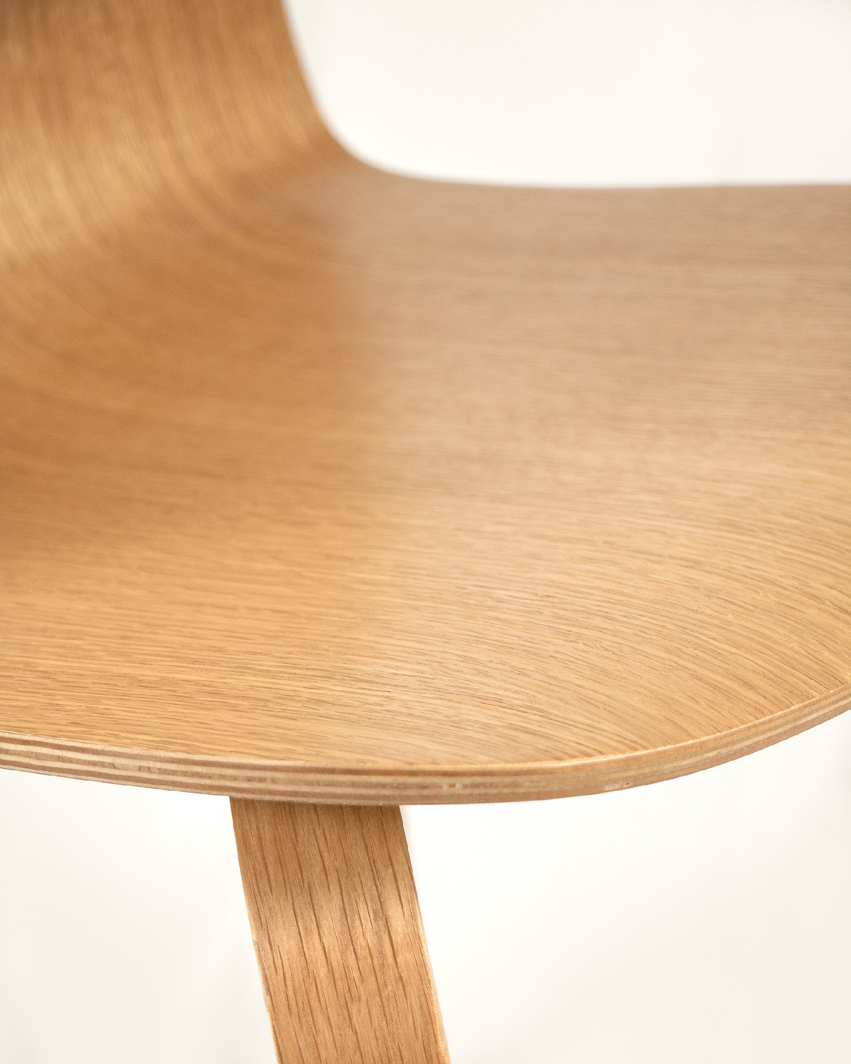 Silla Danta acabado roble natural