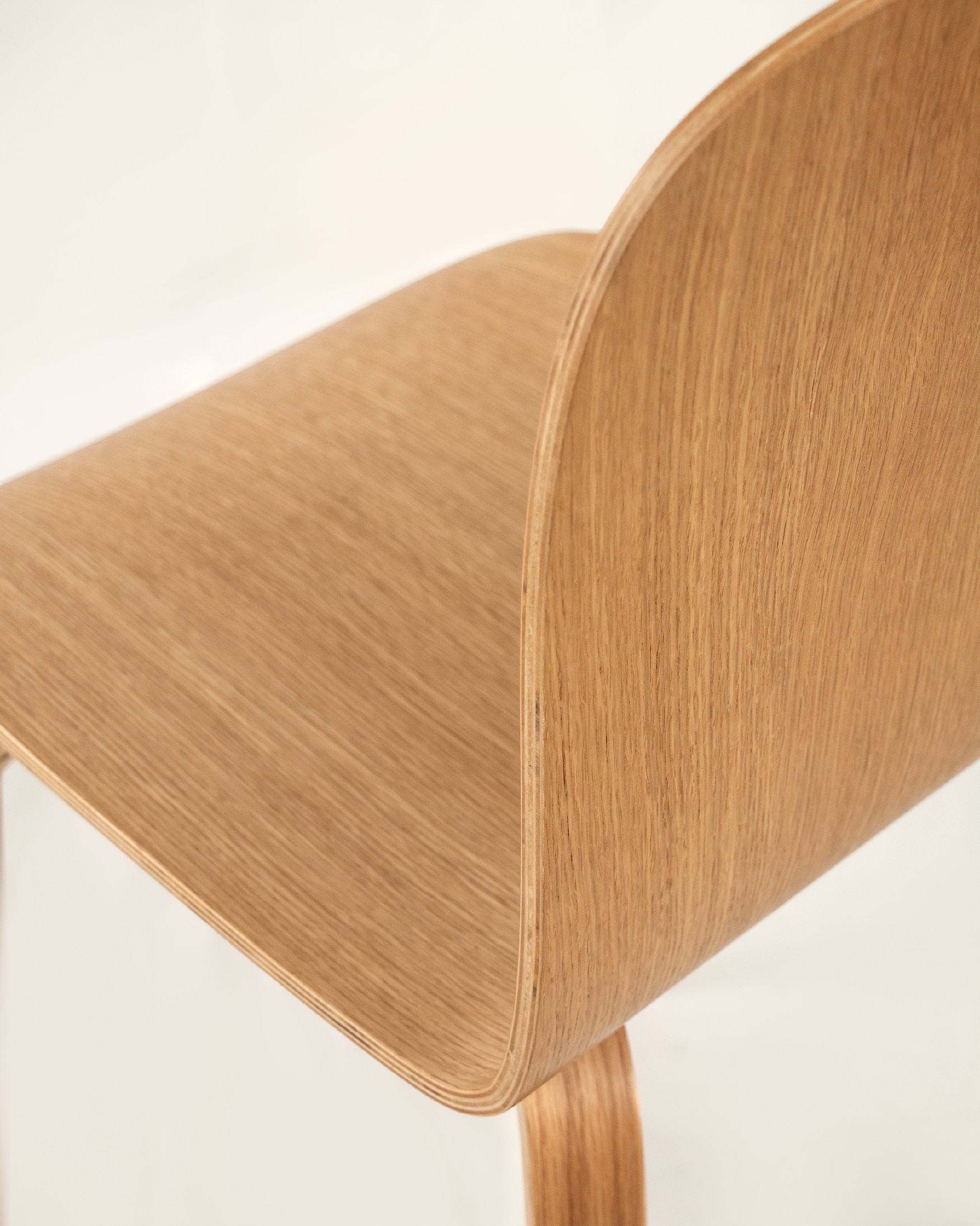 Silla Danta acabado roble natural