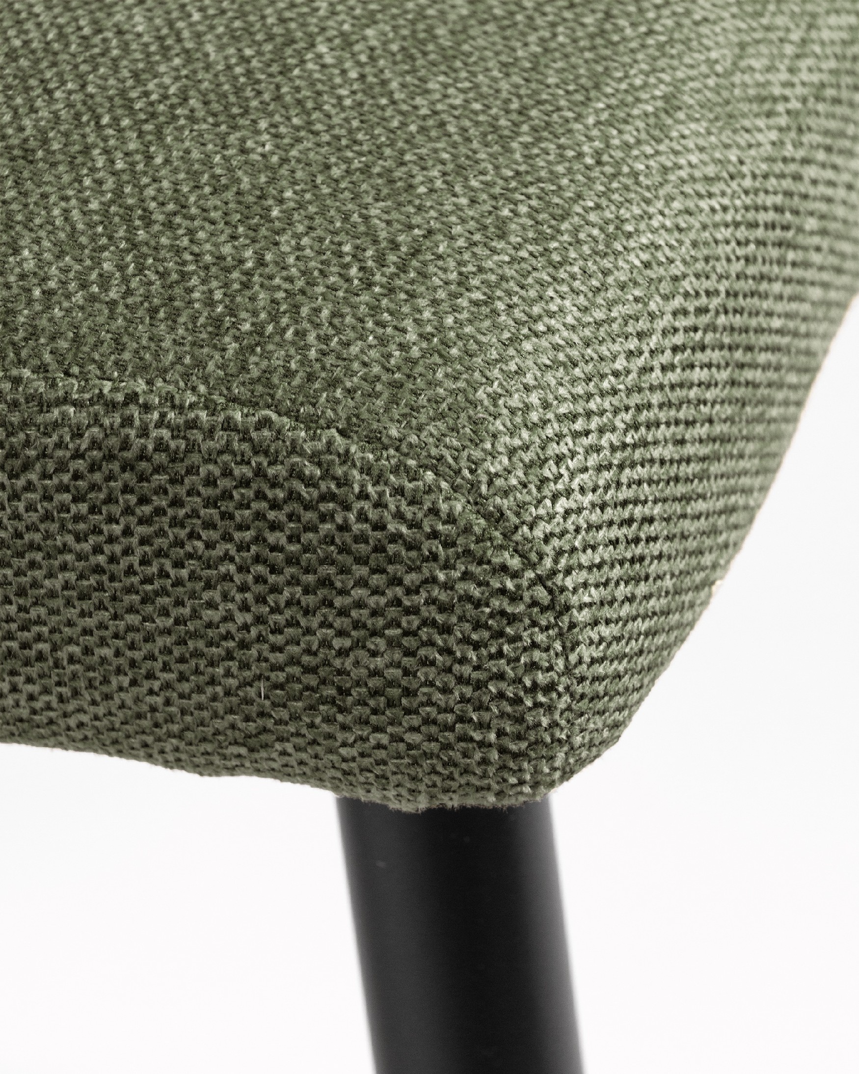 Chaise Denver avec rembourrage vert et pieds métalliques noirs
