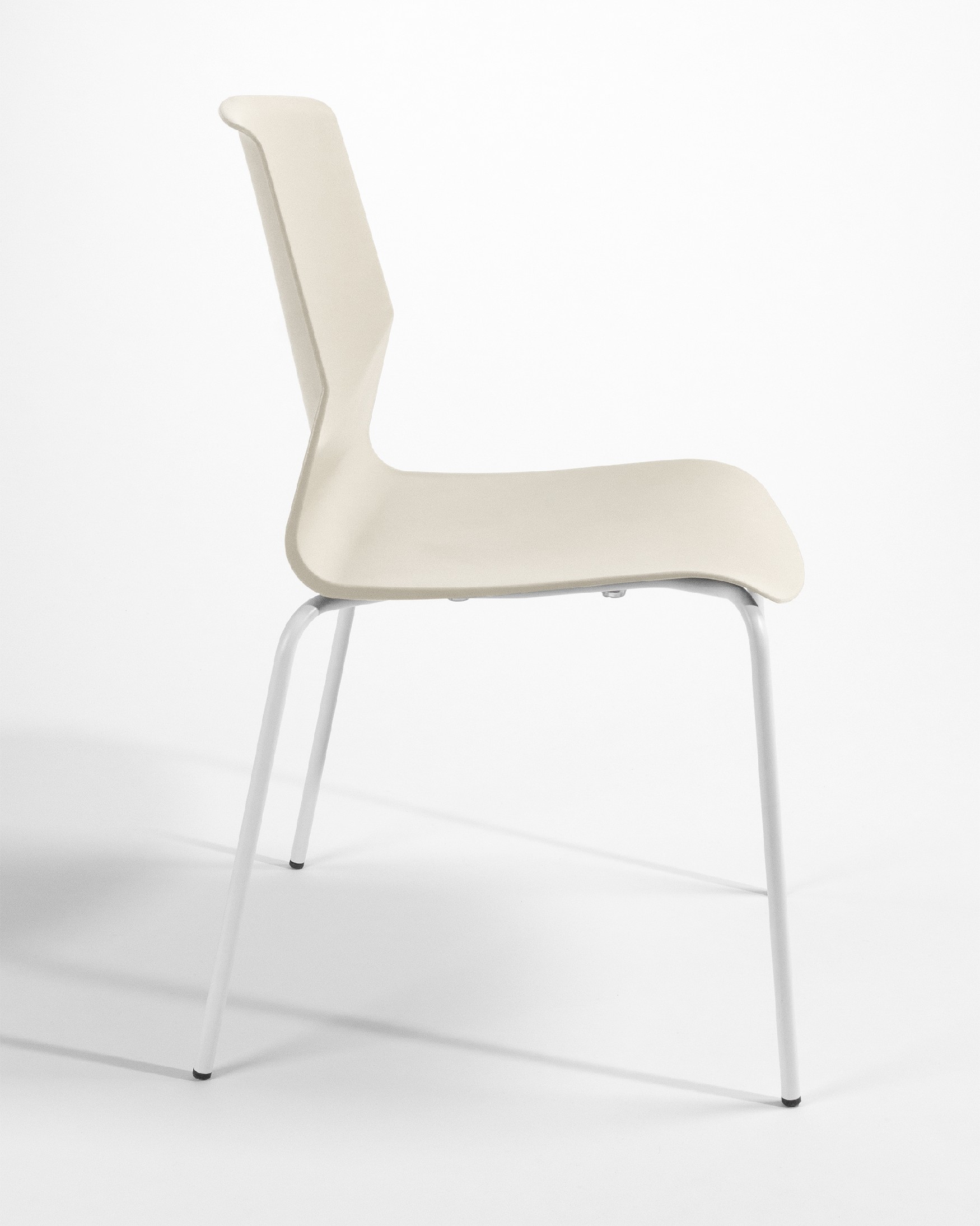 Derby chair in pearl polypropylene with white metal legs