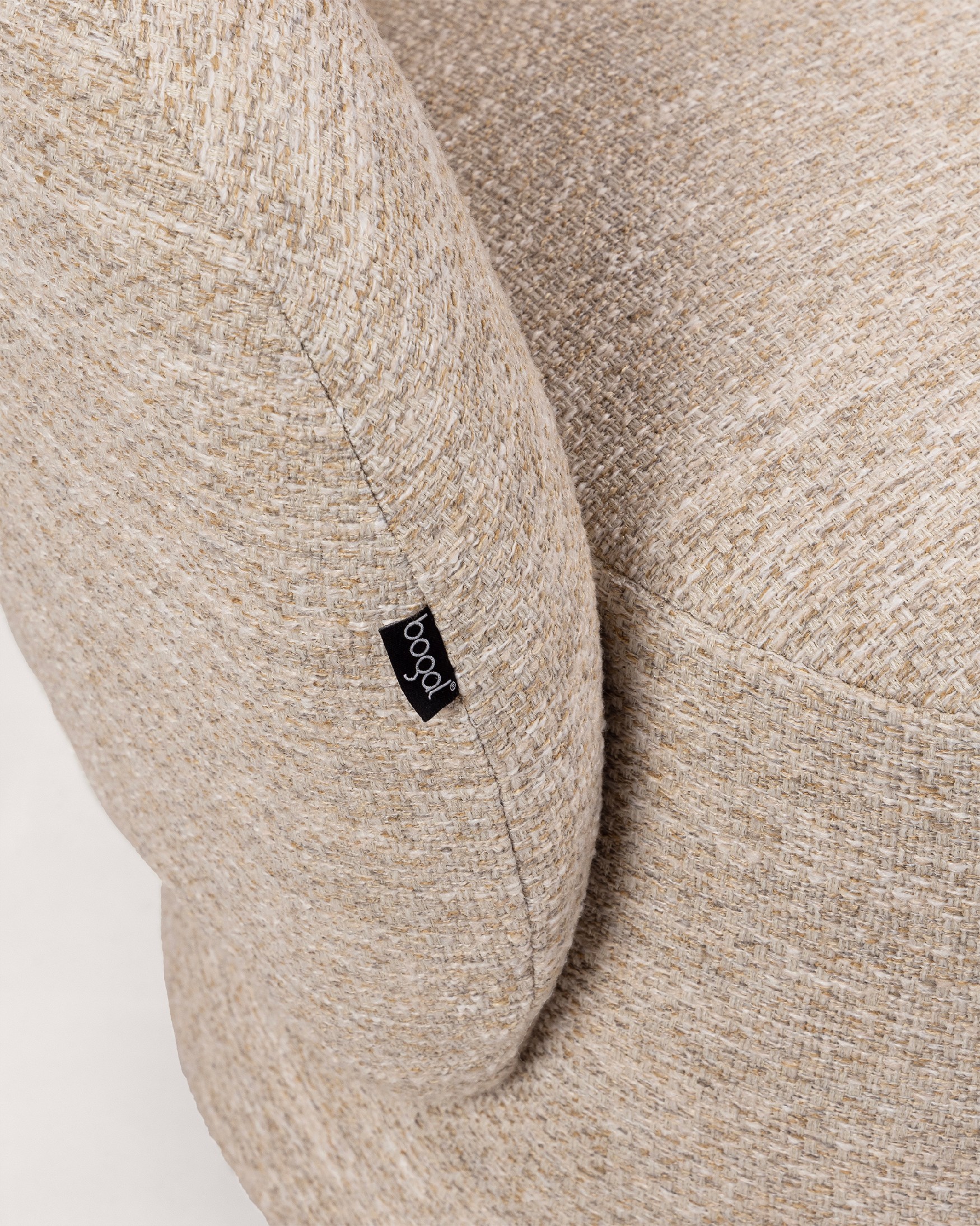 Swivel armchair 360º Doria with ivory upholstery