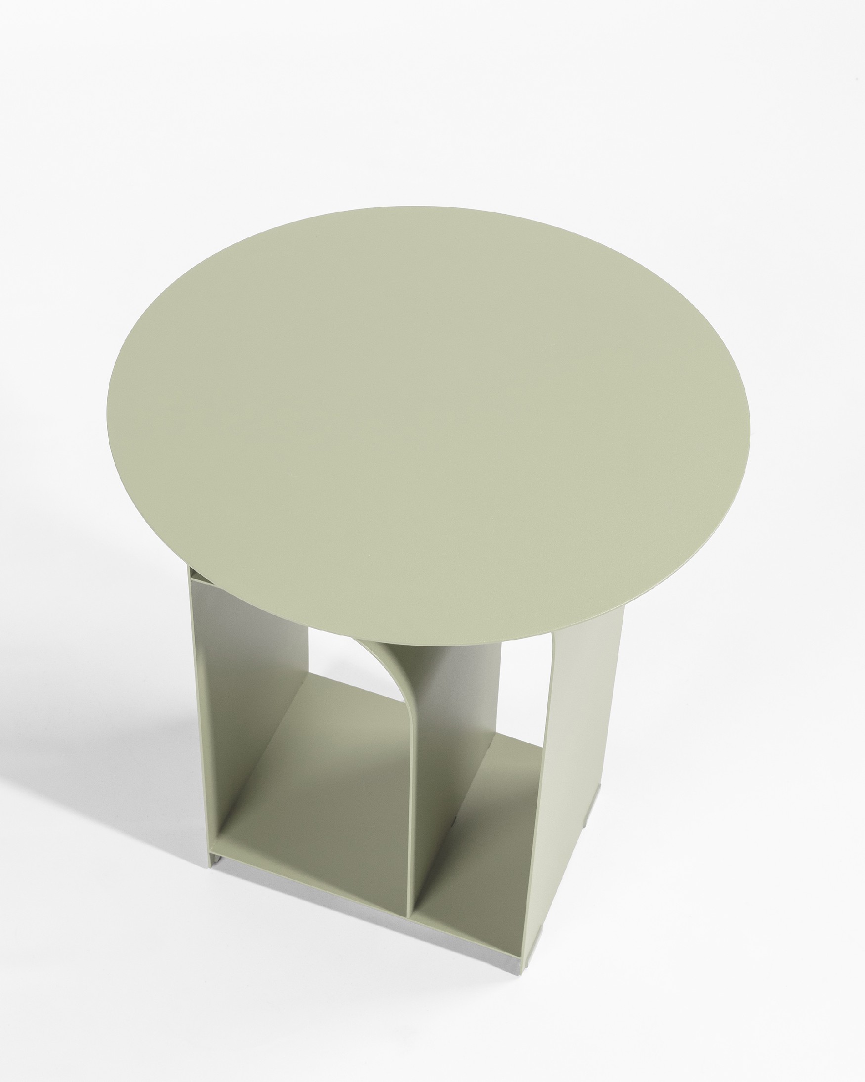 Table d'appoint ronde Dorian en métal laqué kaki Ø 38 cm