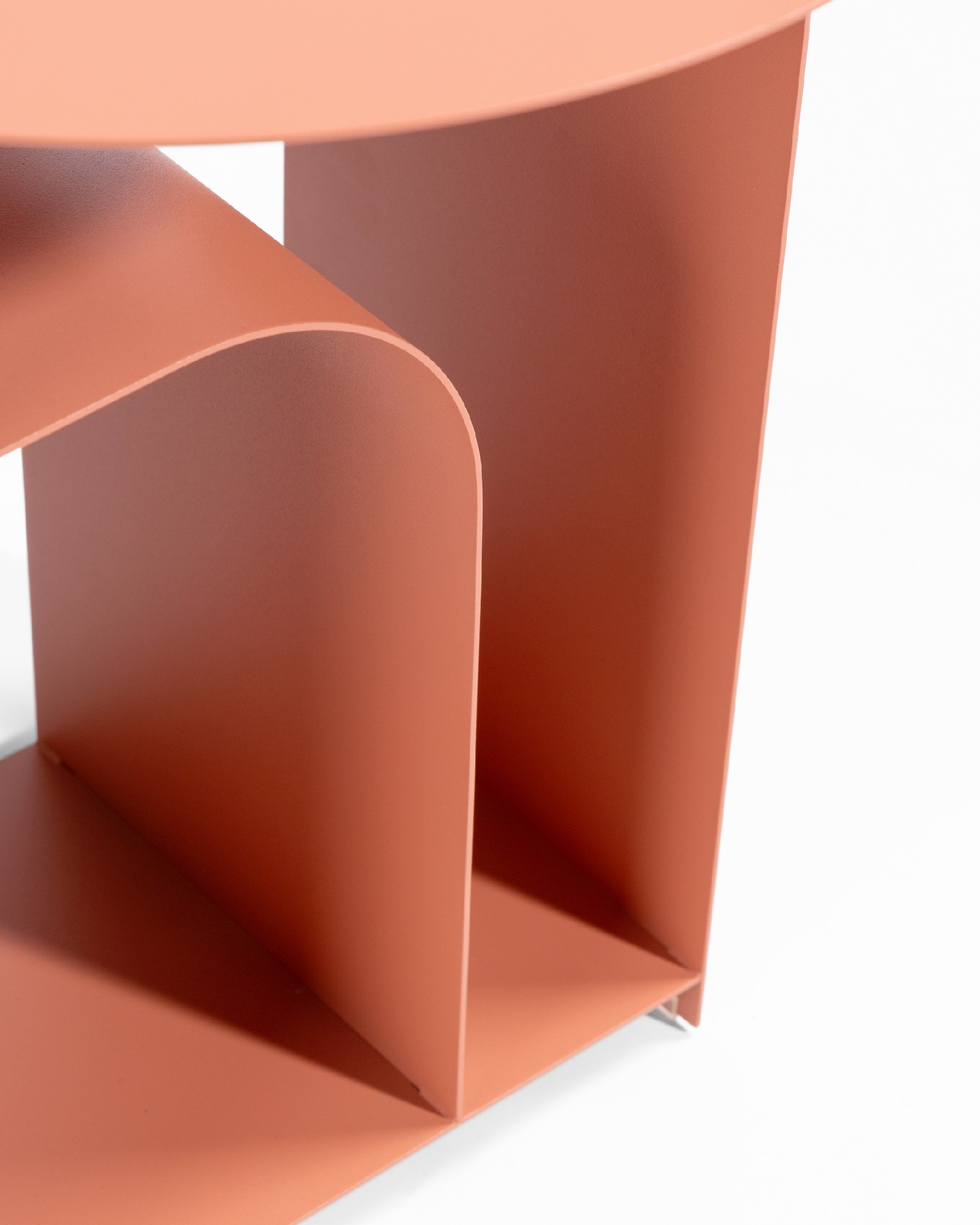 Dorian round side table in lacquered terracotta metal Ø 38 cm
