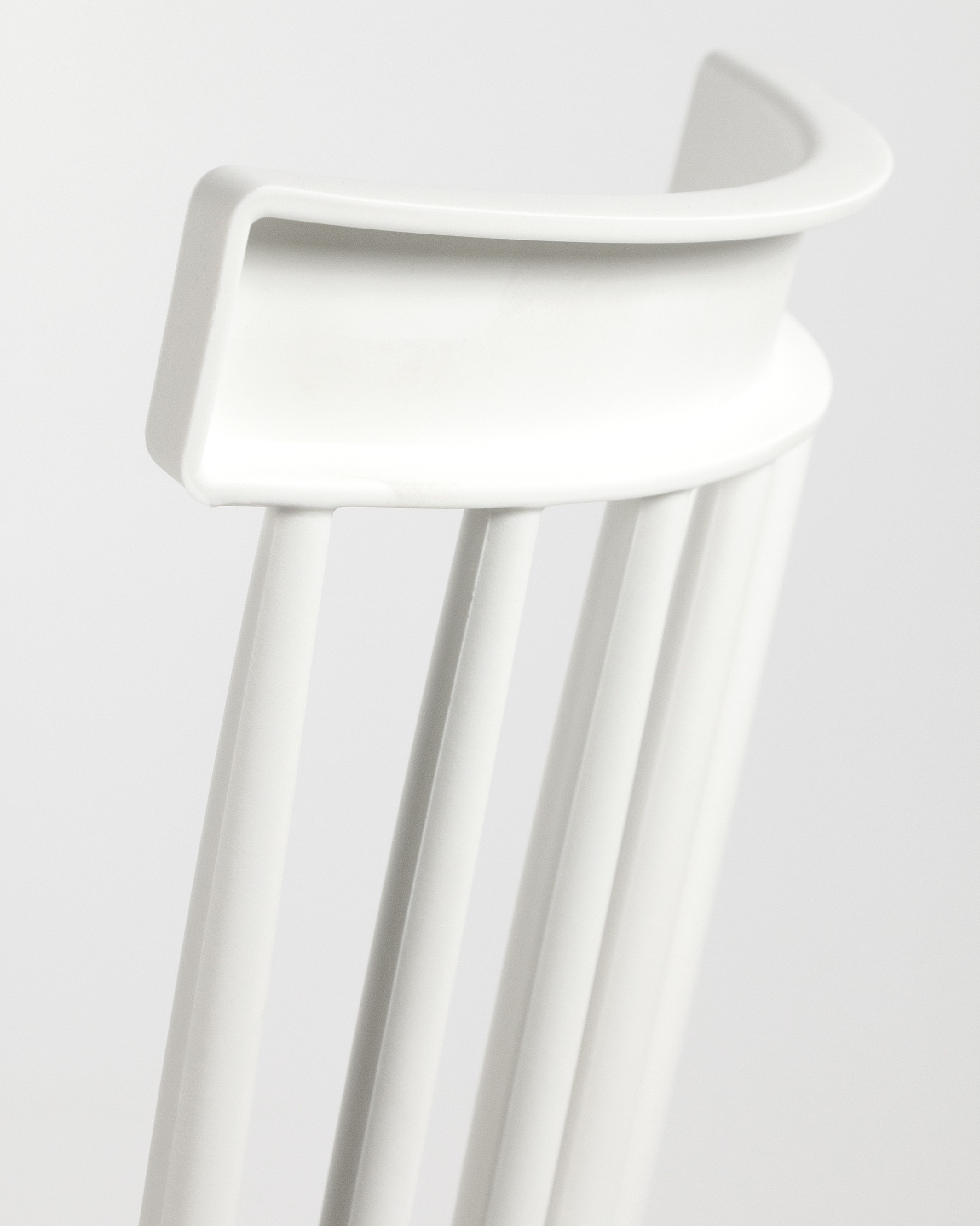 Silla Dublin con tapizado blanco y patas de haya