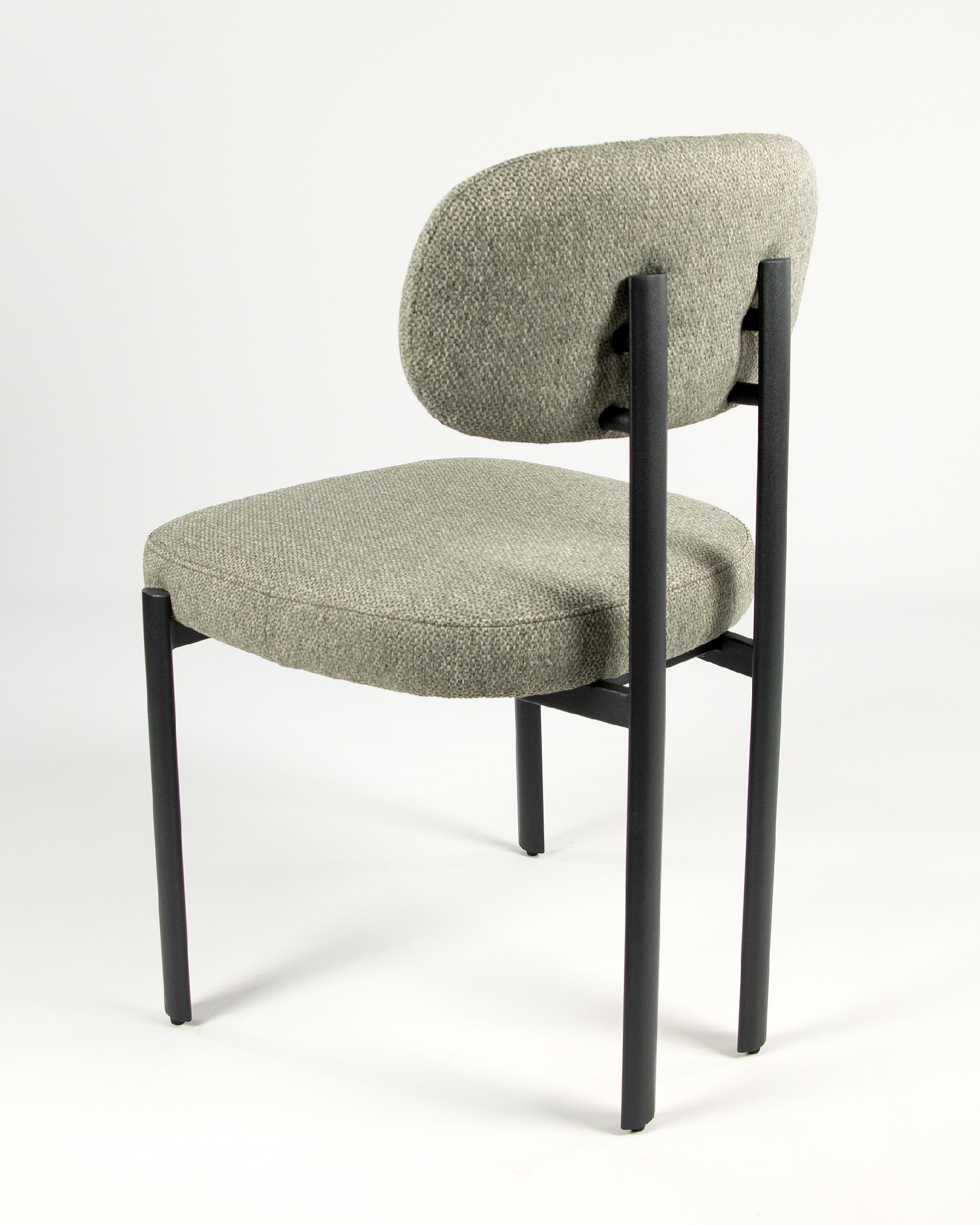 Chaise Durban avec un revêtement vert et des pieds métalliques noirs