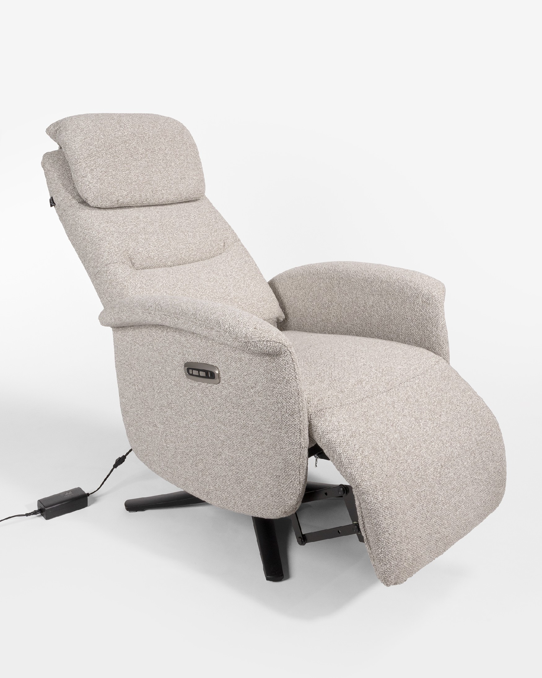 Elia electric swivel recliner with sand upholstery and black metal leg (2 motors)