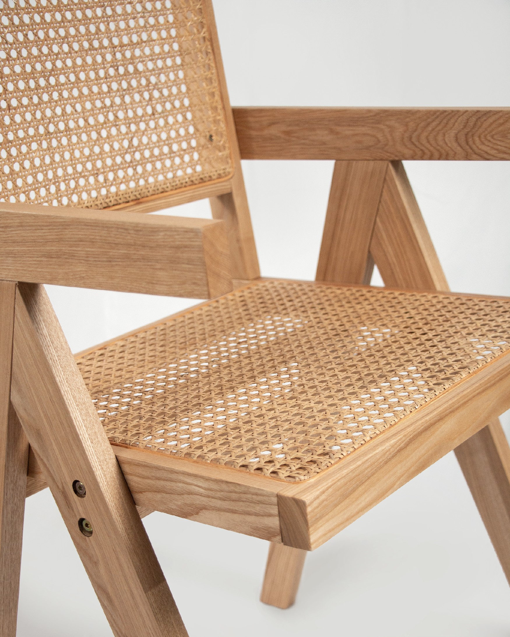Enea chair made of rattan and natural ash