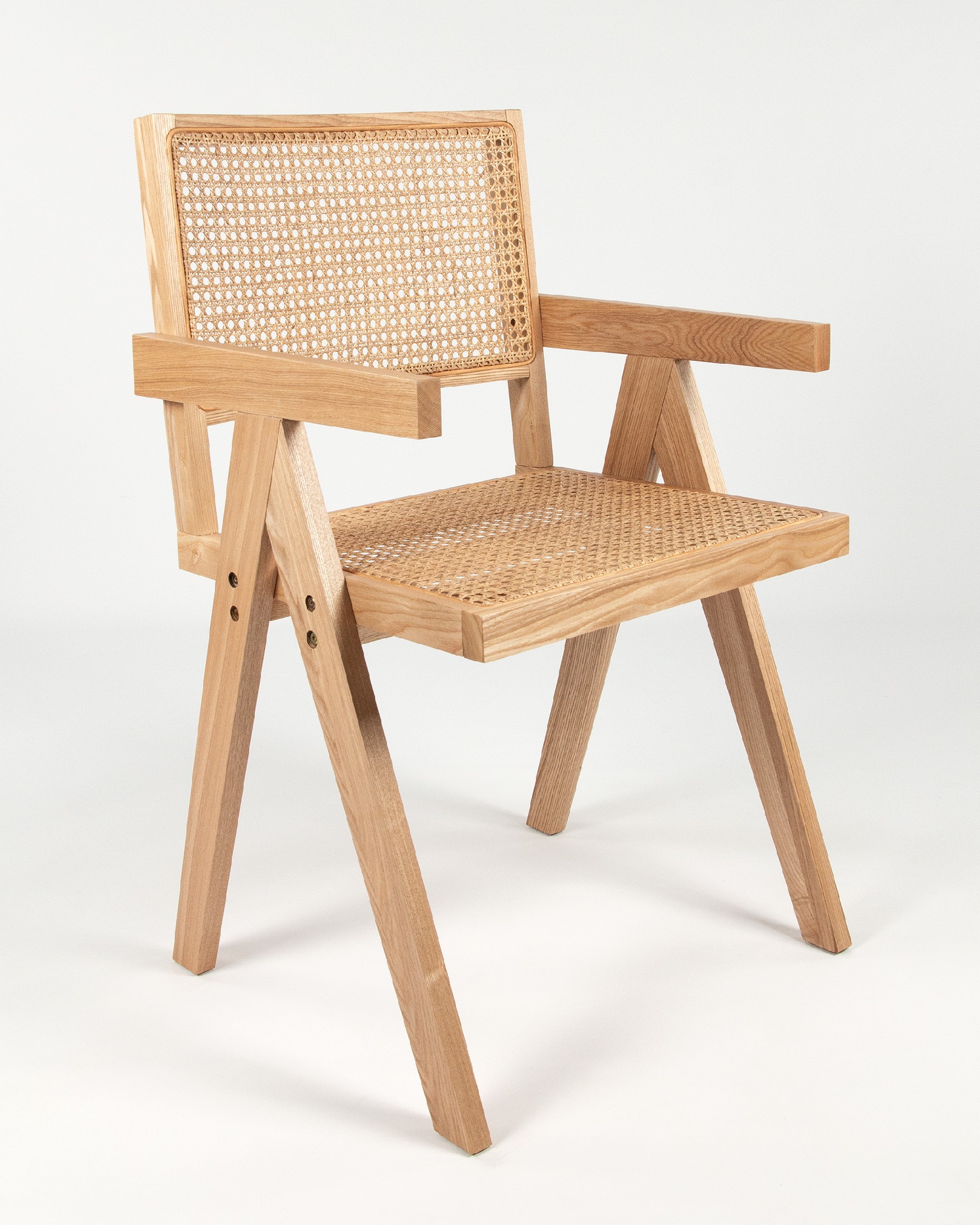 Enea chair made of rattan and natural ash