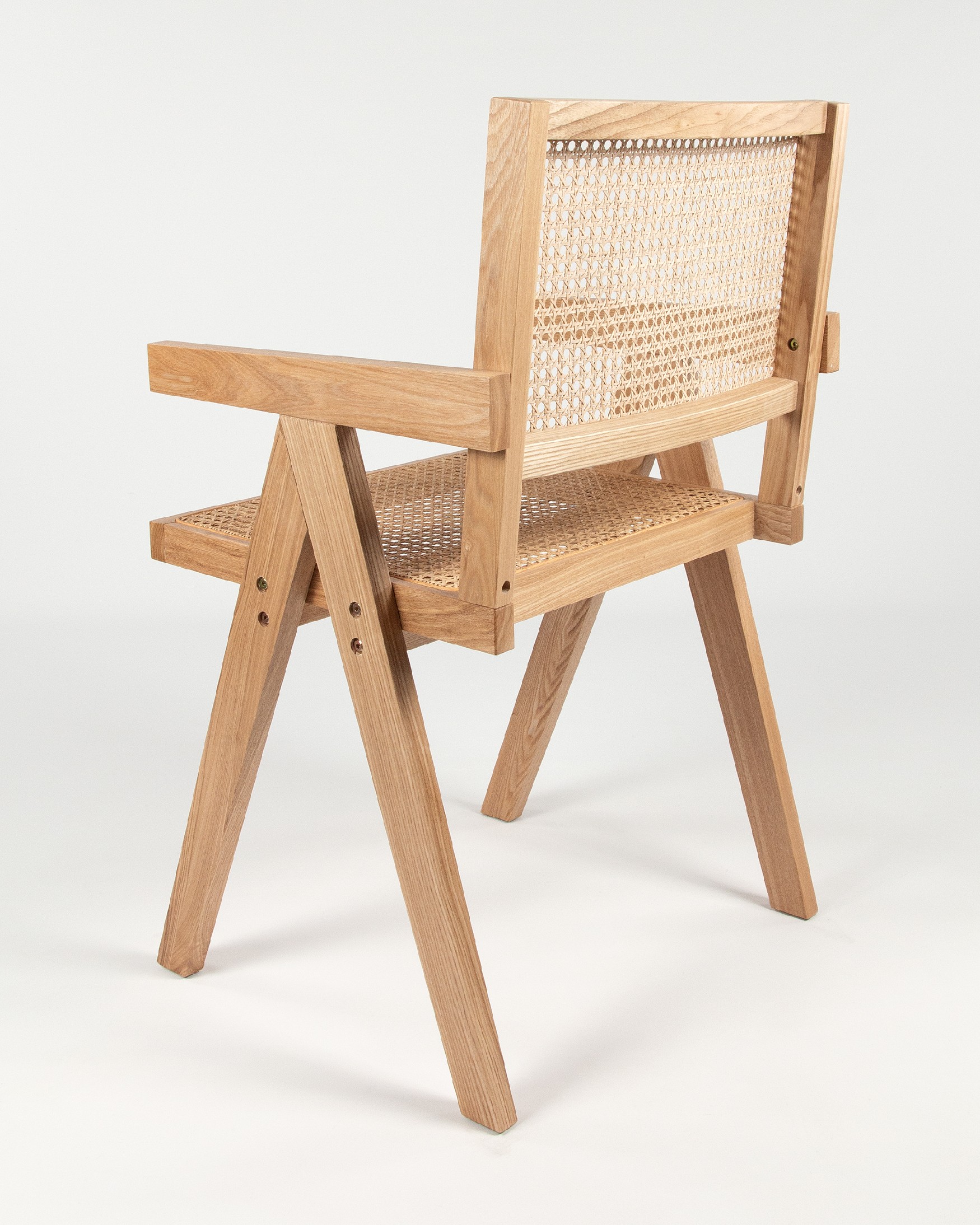 Enea chair made of rattan and natural ash