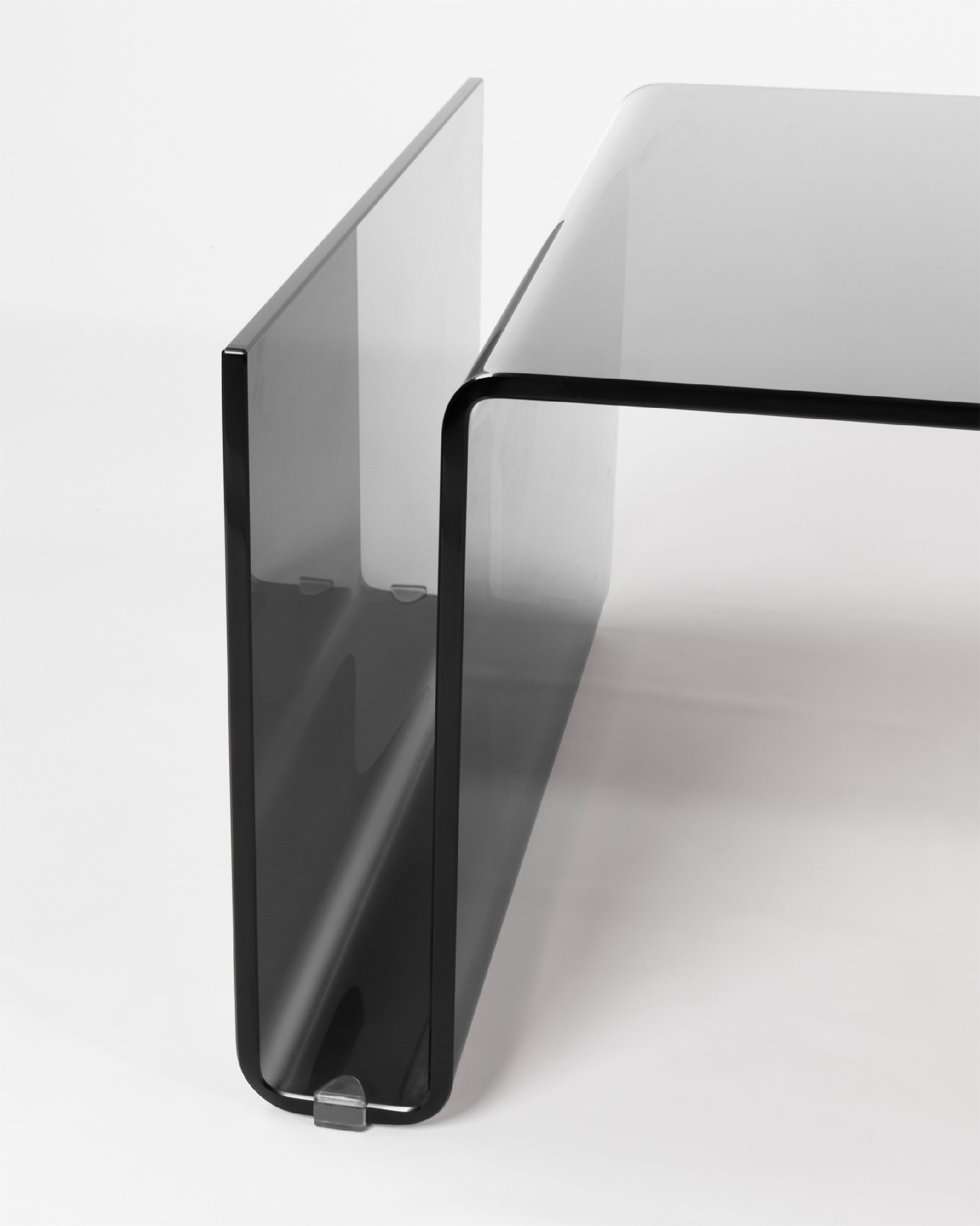 Table d'appoint Eos en verre trempé couleur graphite (12 mm)