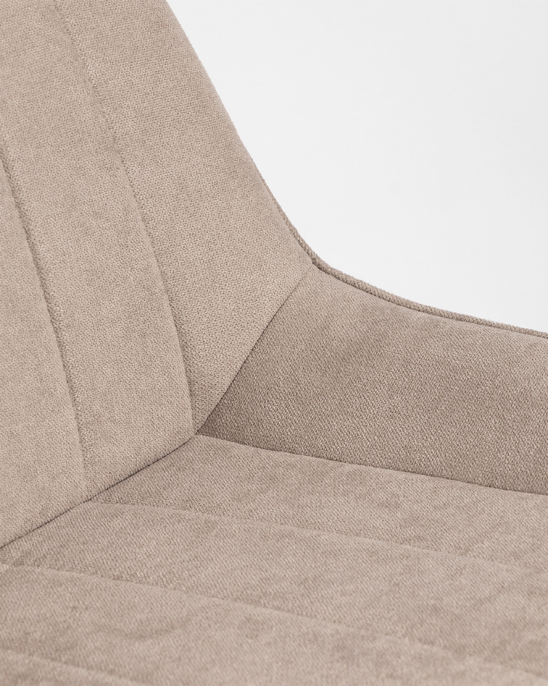Silla Estambul con tapizado perla y patas cromadas