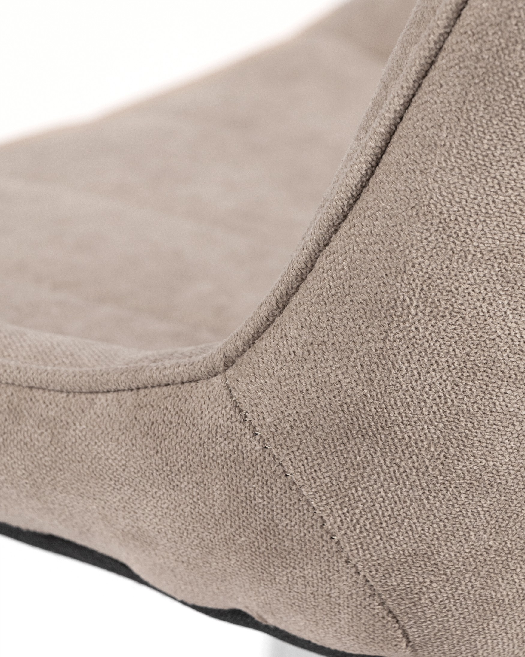 Silla Estambul con tapizado perla y patas cromadas