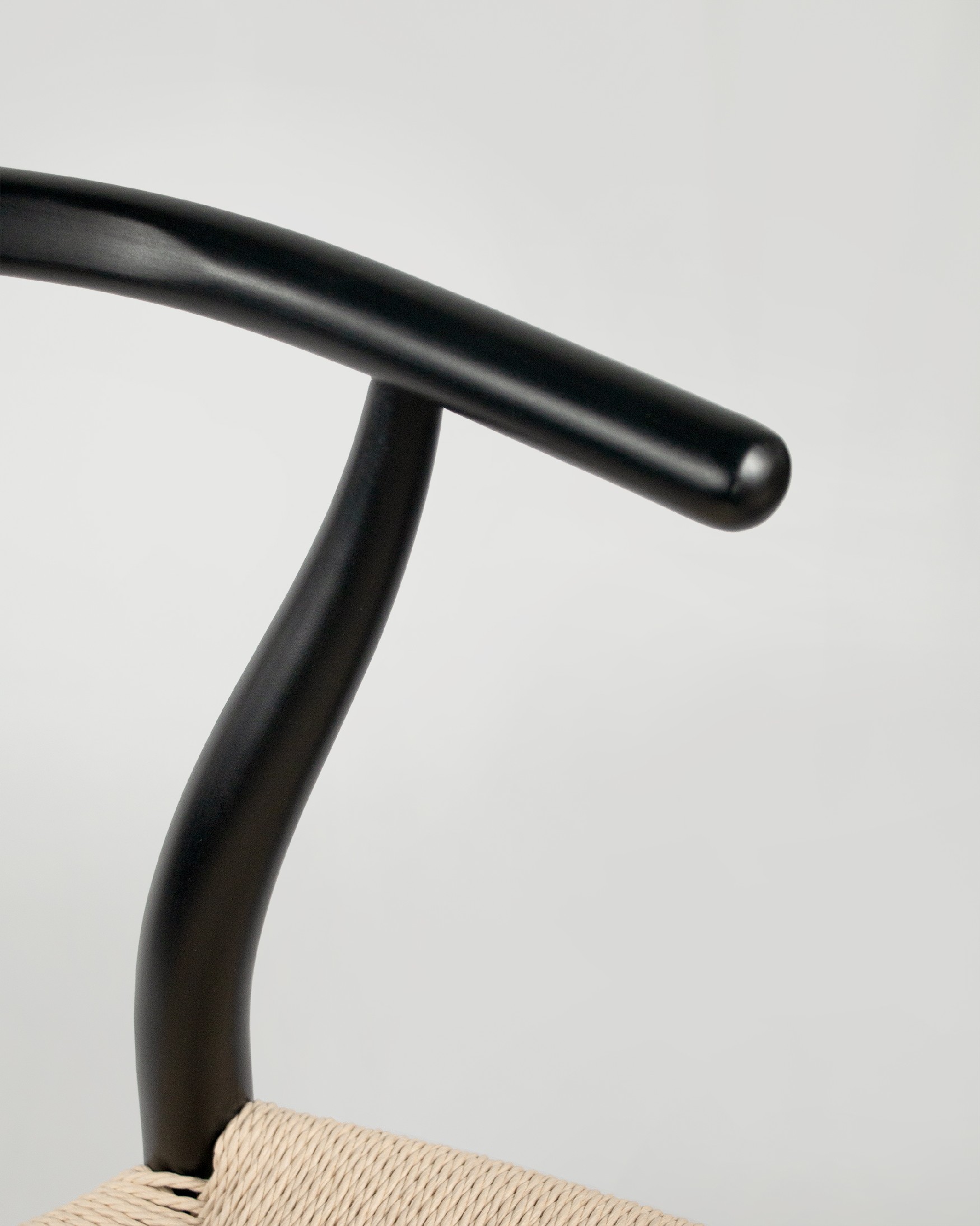 Chaise Etna en corde naturelle et structure en hêtre noir