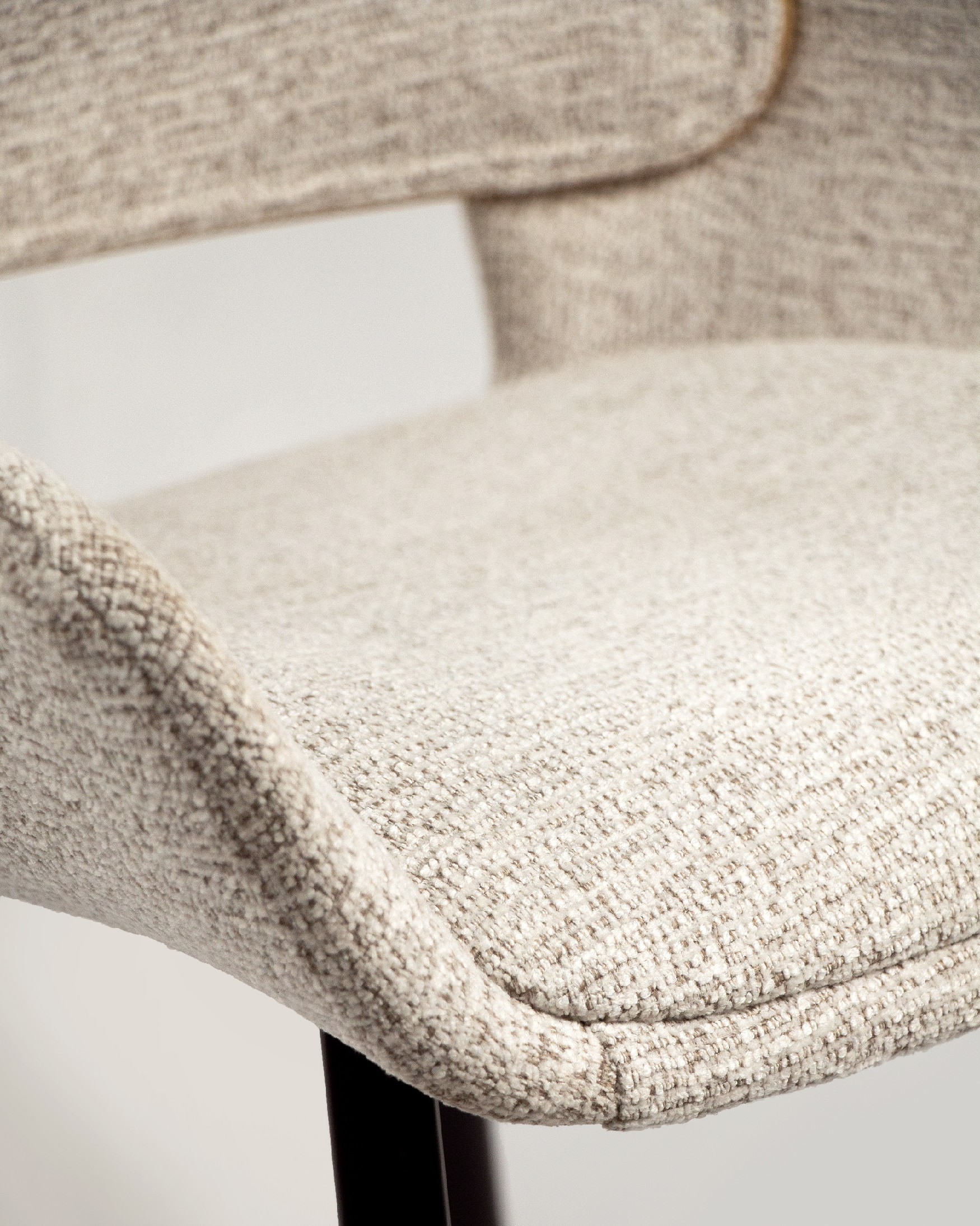 Eva chair upholstered with mother-of-pearl and natural oak frame