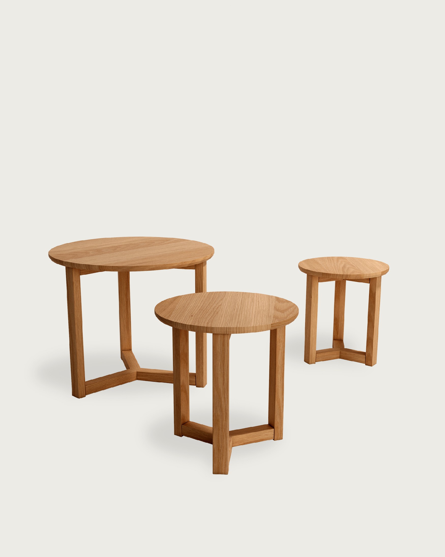 Juego de 3 mesas Feroe acabado roble natural Ø 50 cm/Ø 35 cm/Ø 30 cm