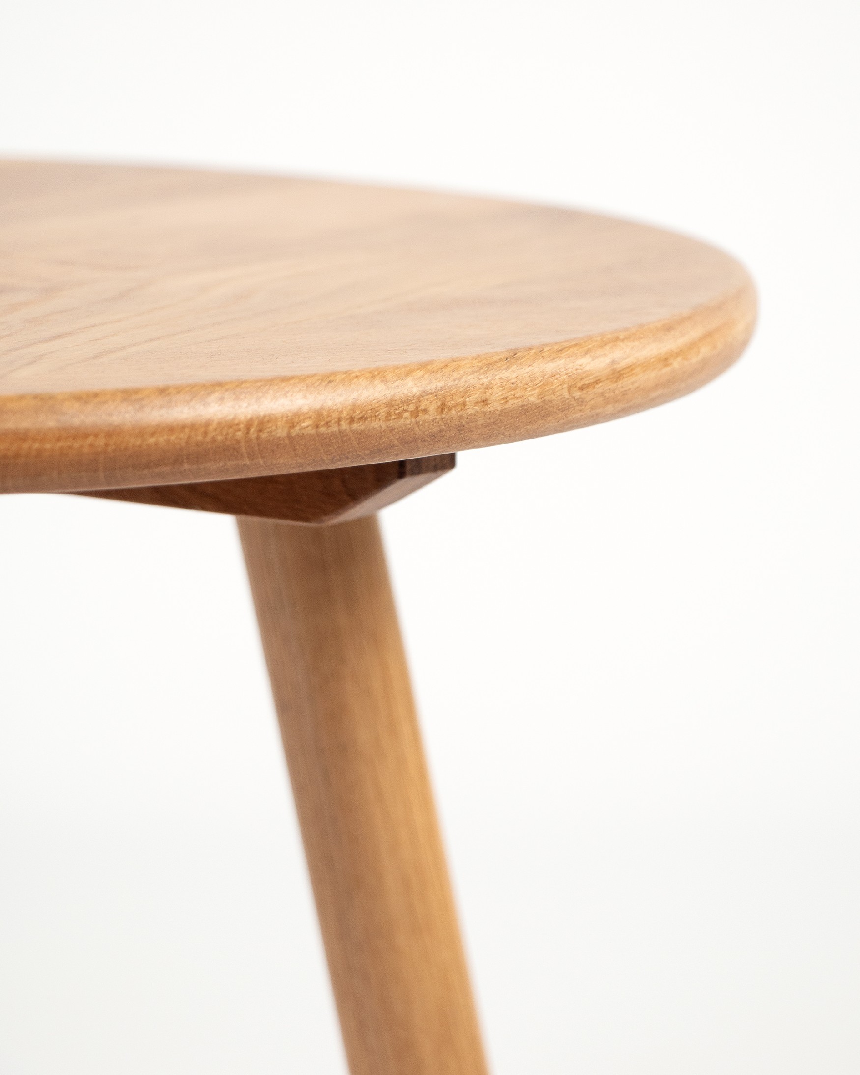Table d'appoint Fiyi finition chêne naturel Ø 40 cm