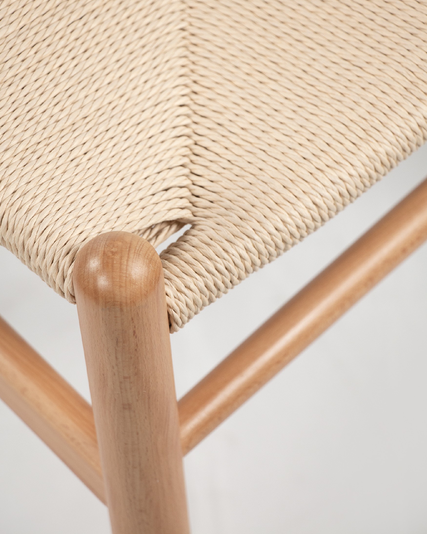 Fuji chair with natural rope and natural beech structure