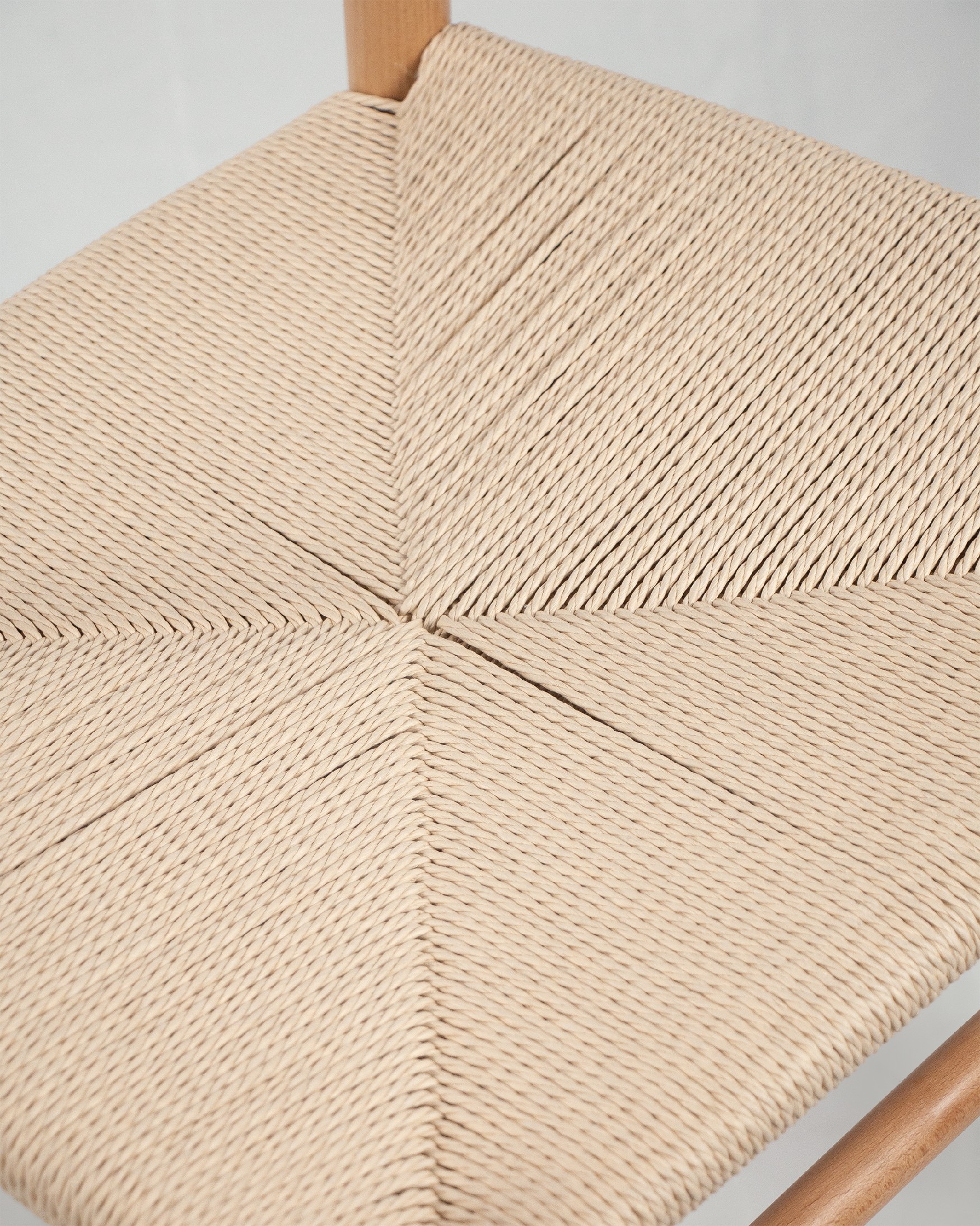 Fuji chair with natural rope and natural beech structure