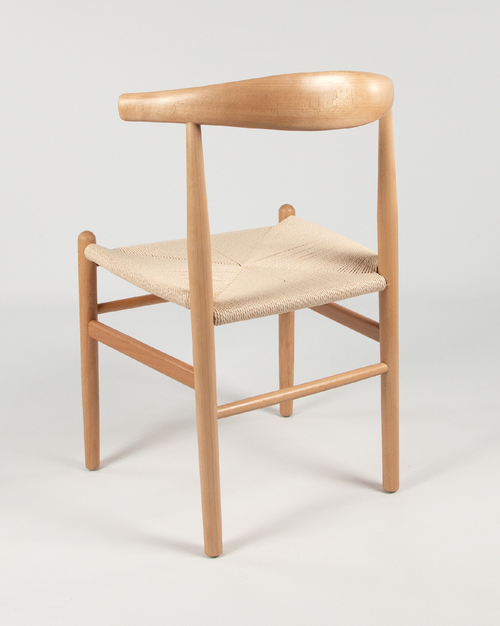 Fuji chair with natural rope and natural beech structure