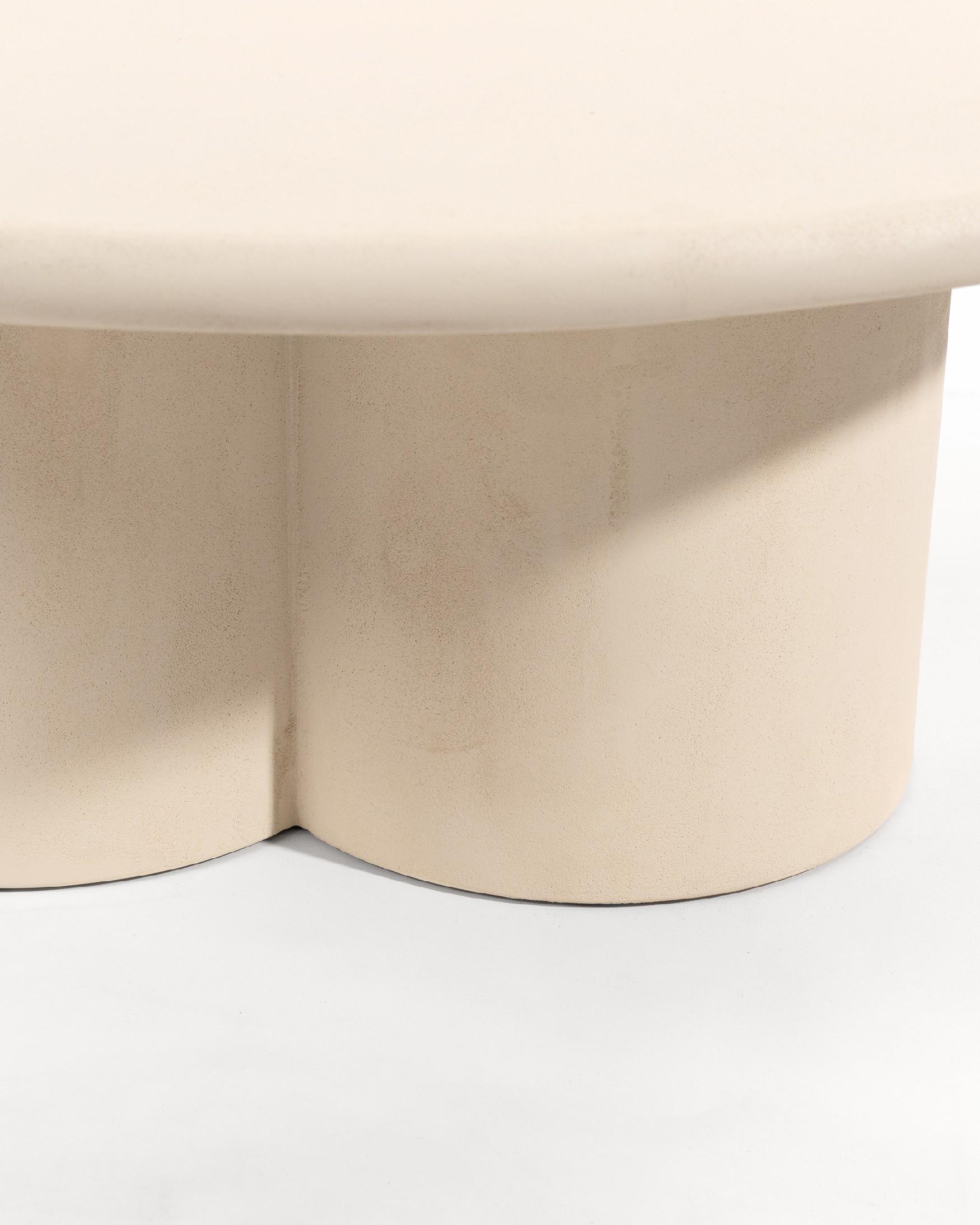 Gaia round side table made of MDF with a beige micro-cement finish Ø 80 cm
