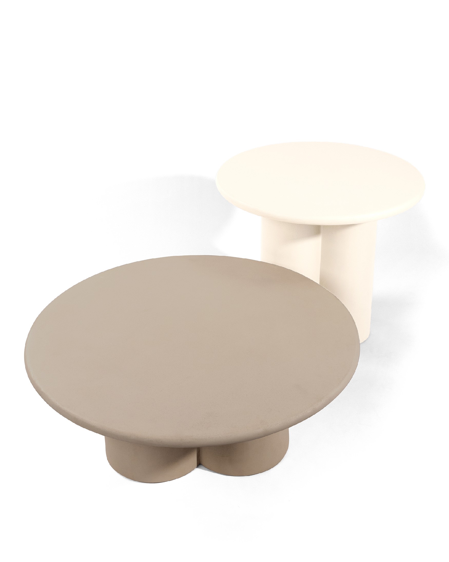 Mesa auxiliar Gaia redonda de MDF con acabado de microcemento moka Ø 80 cm