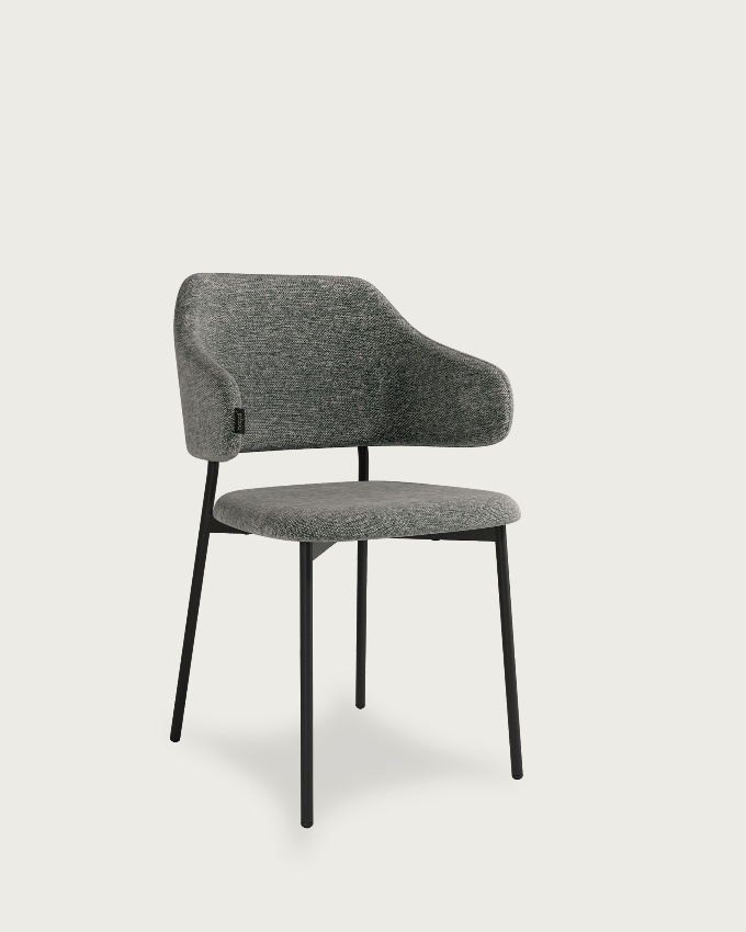 Gante chair with gray upholstery and black metal legs