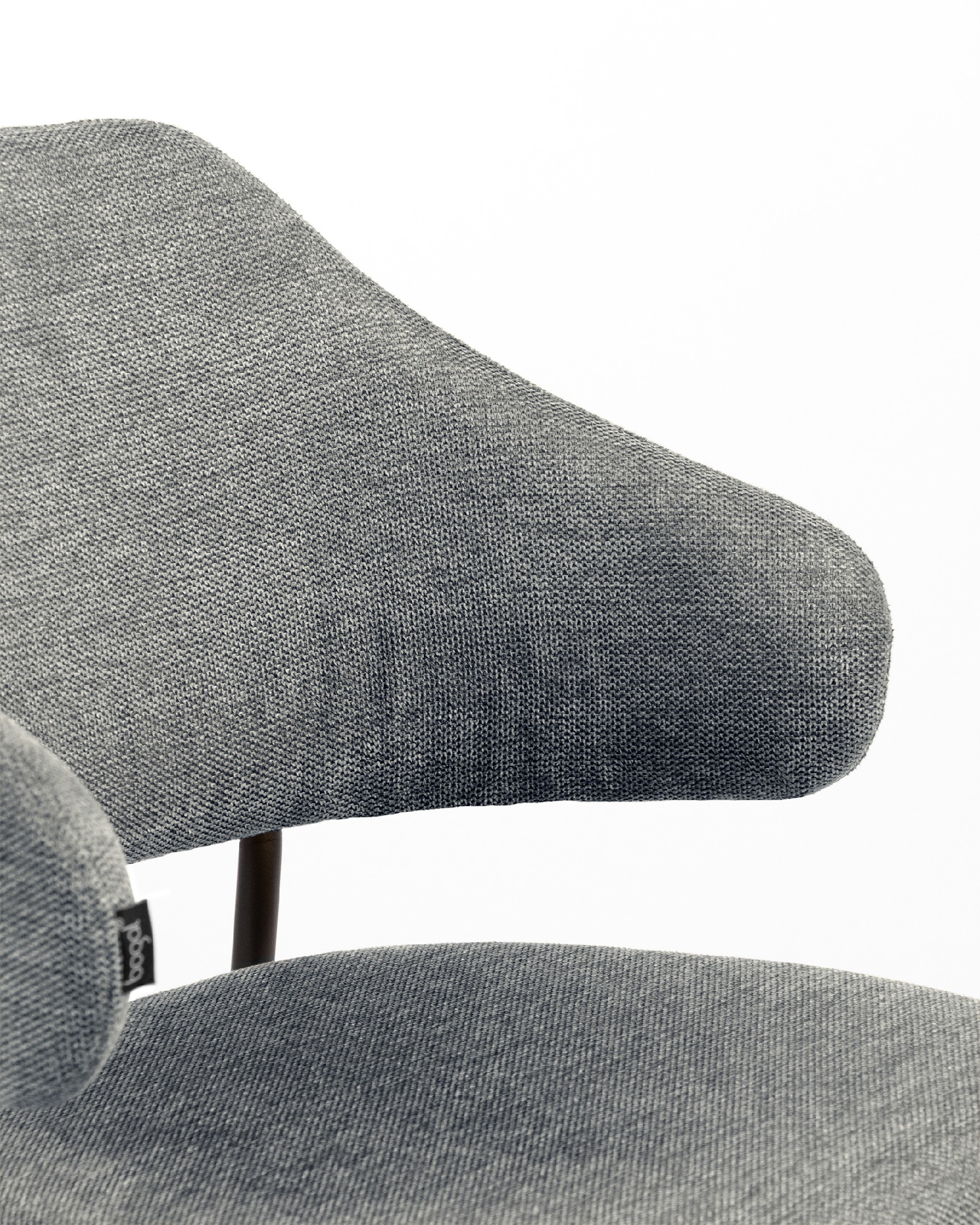 Silla Gante con tapizado gris y patas metálicas negras
