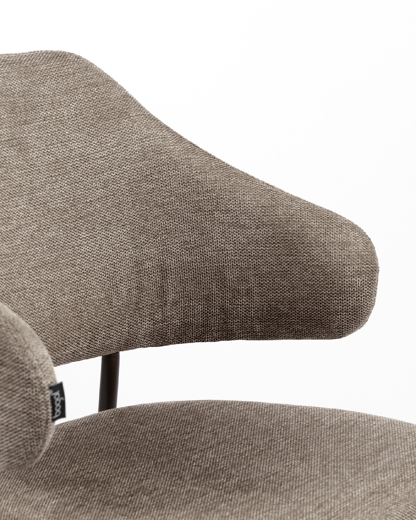 Gante chair with brown upholstery and black metal legs