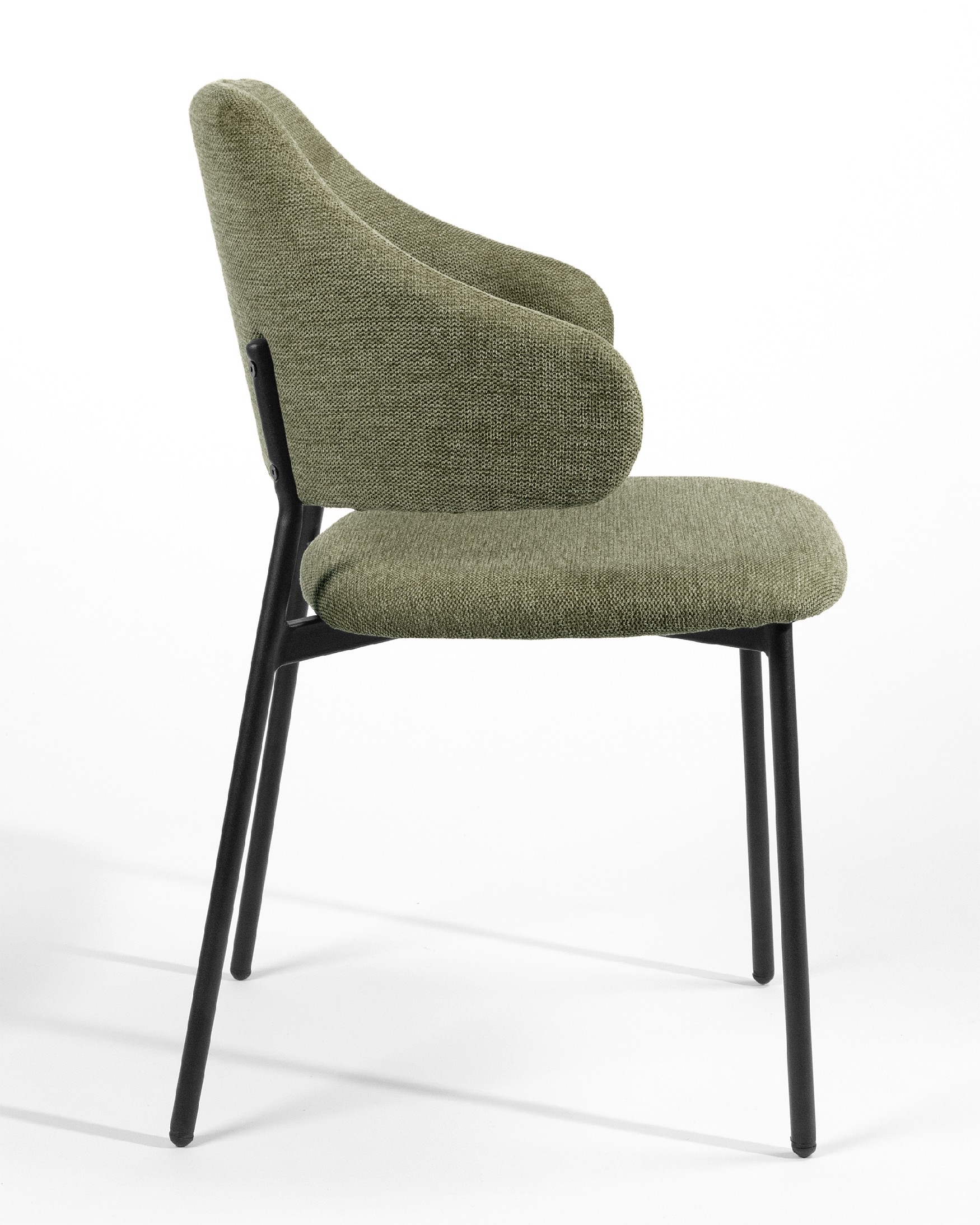 Gante chair with green upholstery and black metal legs