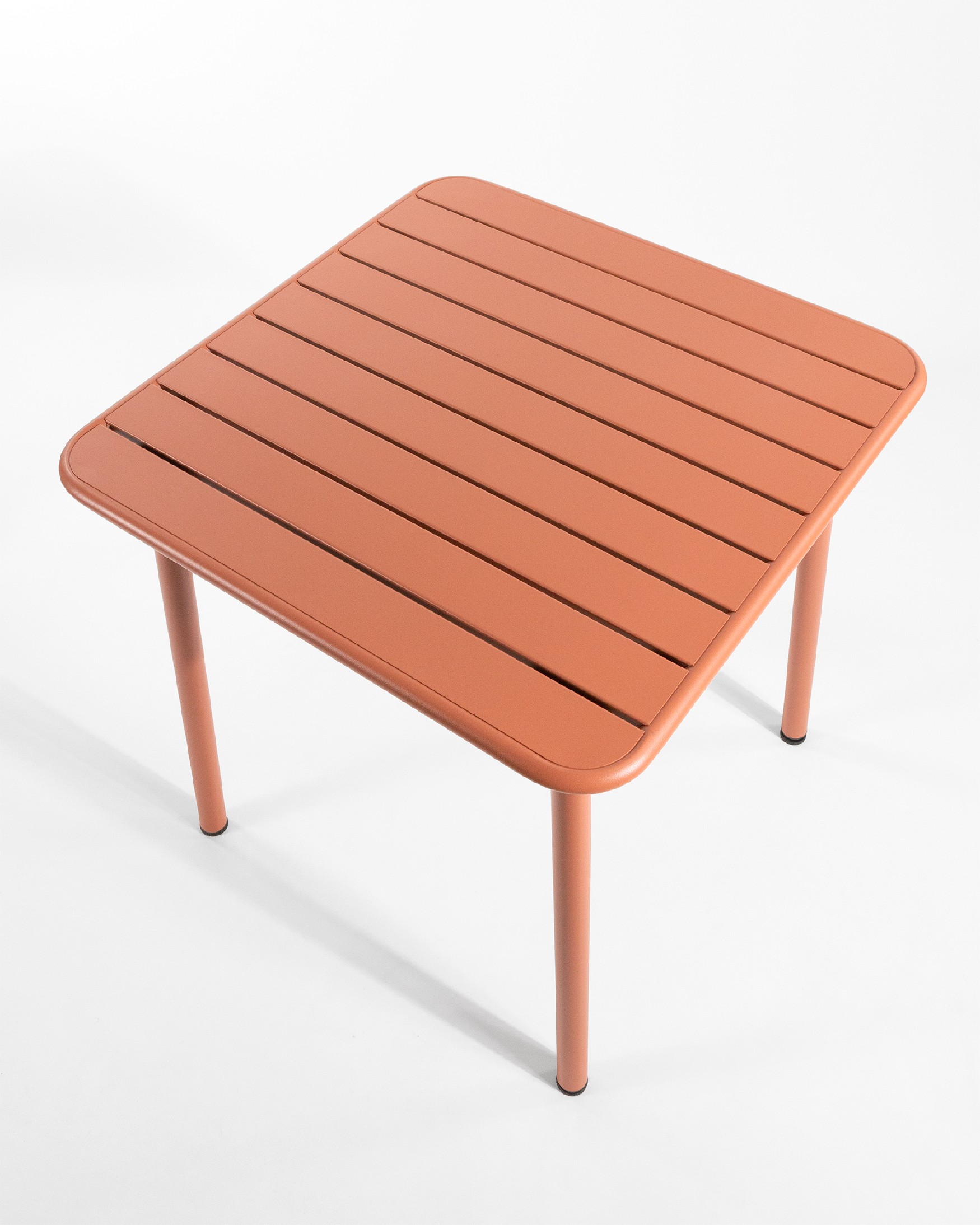 Honolulu outdoor metal table terracotta color 70 x 70 cm