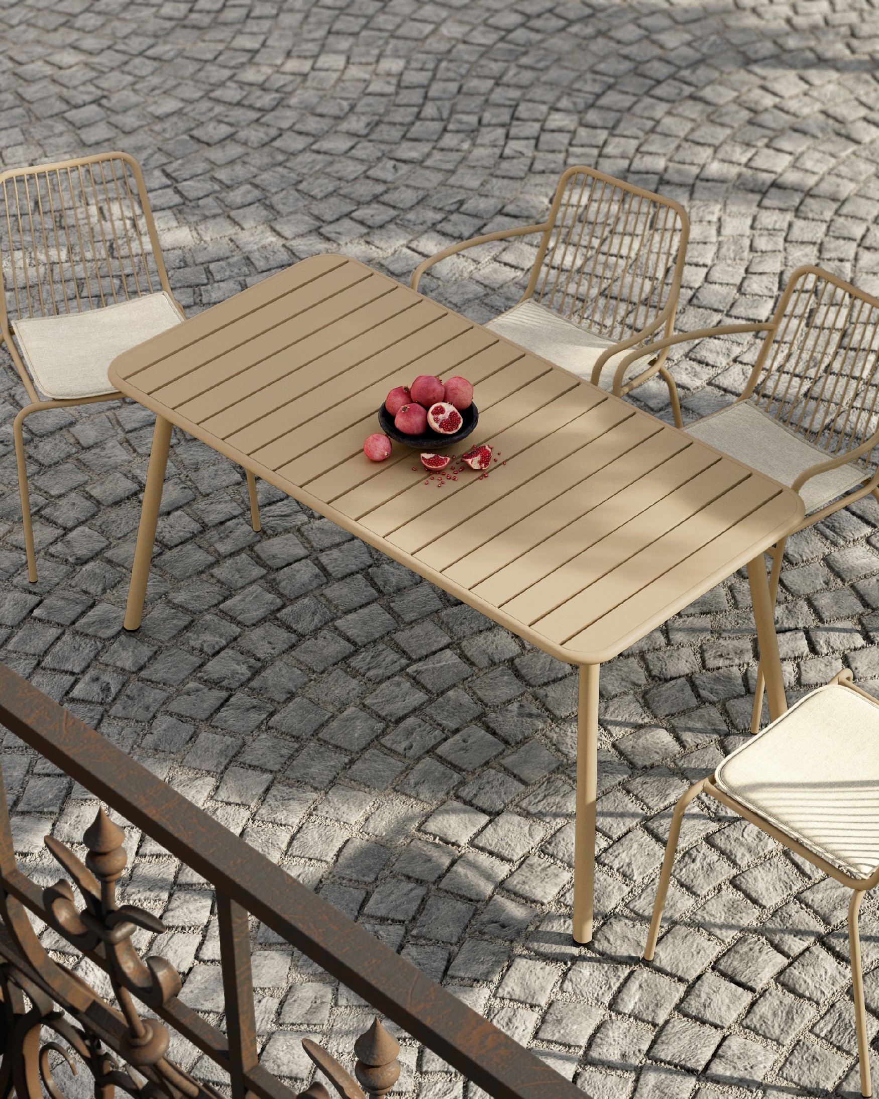 Honolulu outdoor metal table sand color 140 x 70 cm