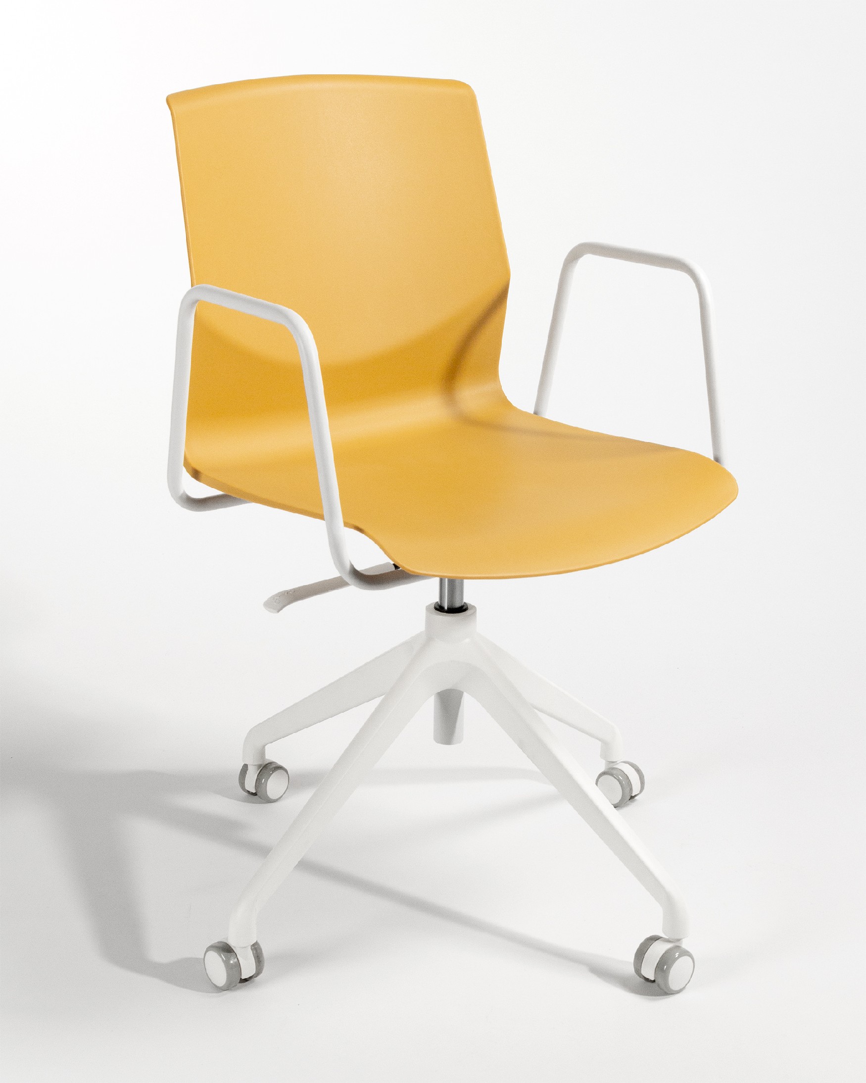 Silla de escritorio  Houston de polipropileno mostaza y patas blancas