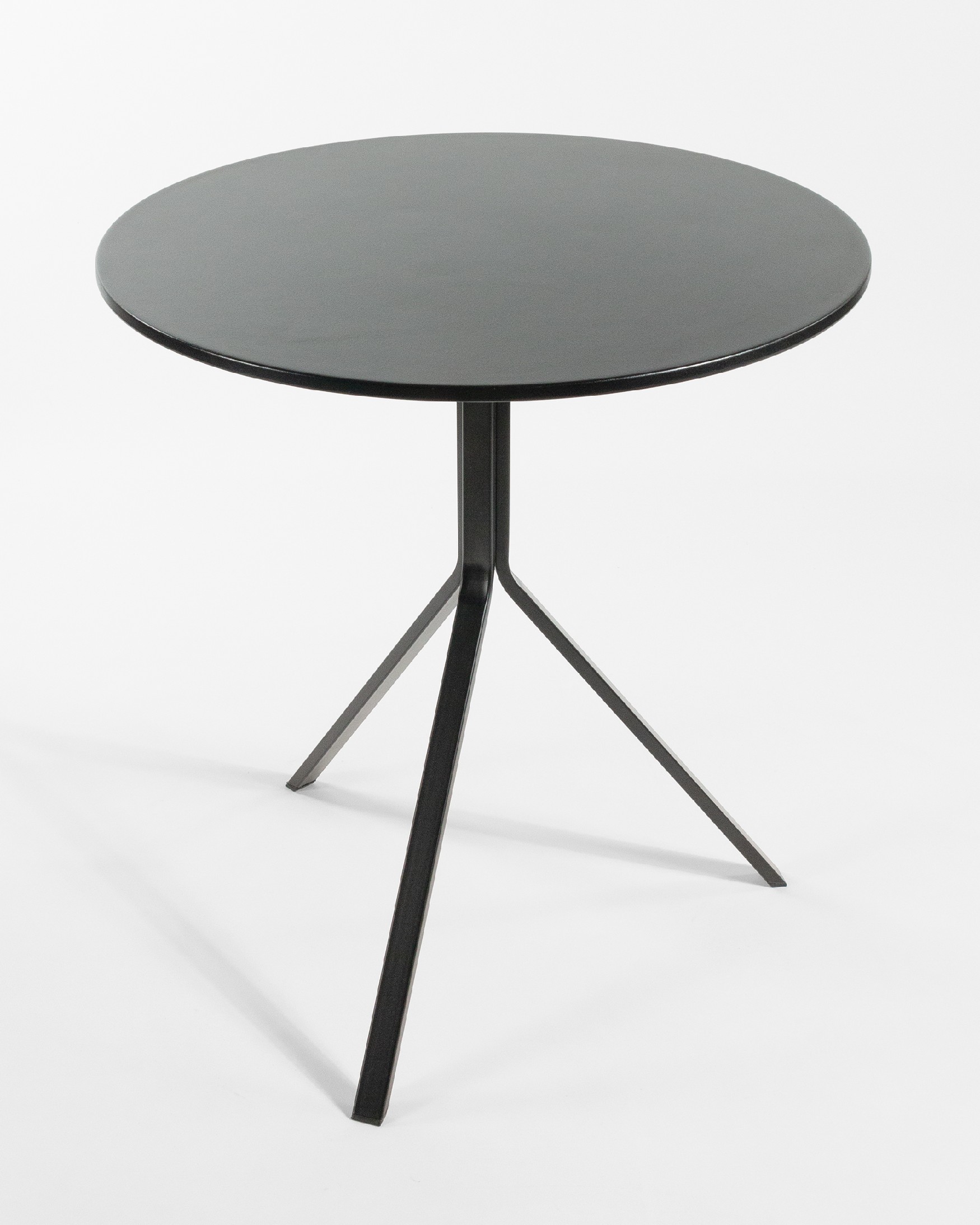 Round Jonico outdoor table with polypropylene top and graphite metal legs Ø 70 cm