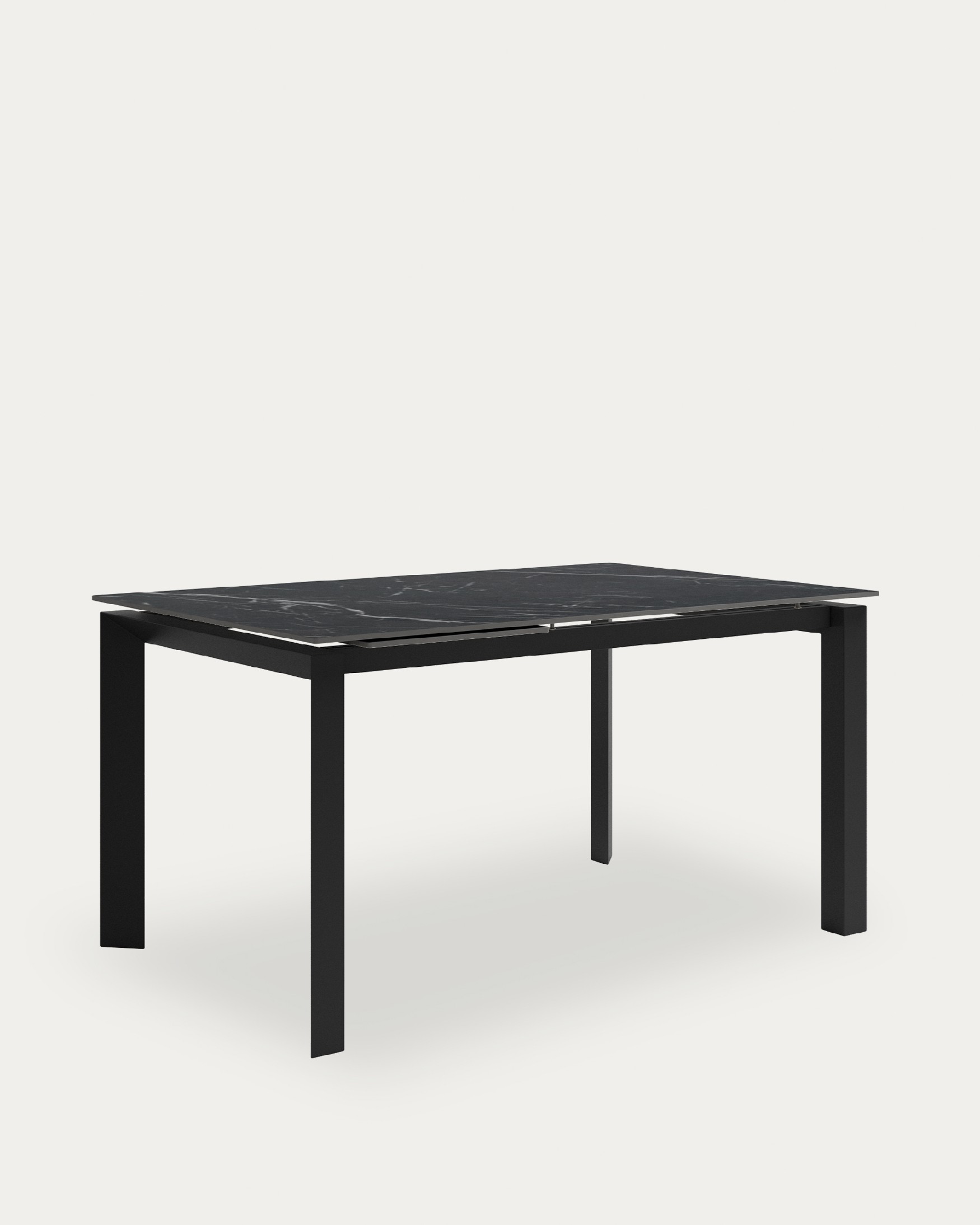 Table Júcar extensible avec finition porcelaine Marquina et structure métallique noire 180-230 x 90 cm