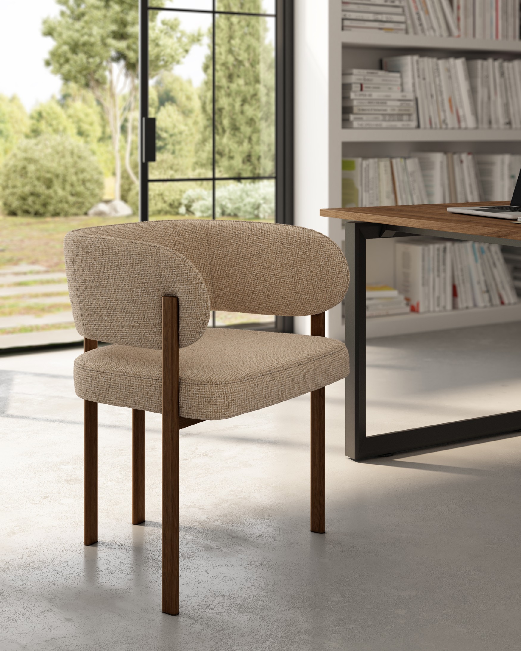 Chaise Kai avec dossier enveloppant, revêtement noisette et structure métallique avec finition bois